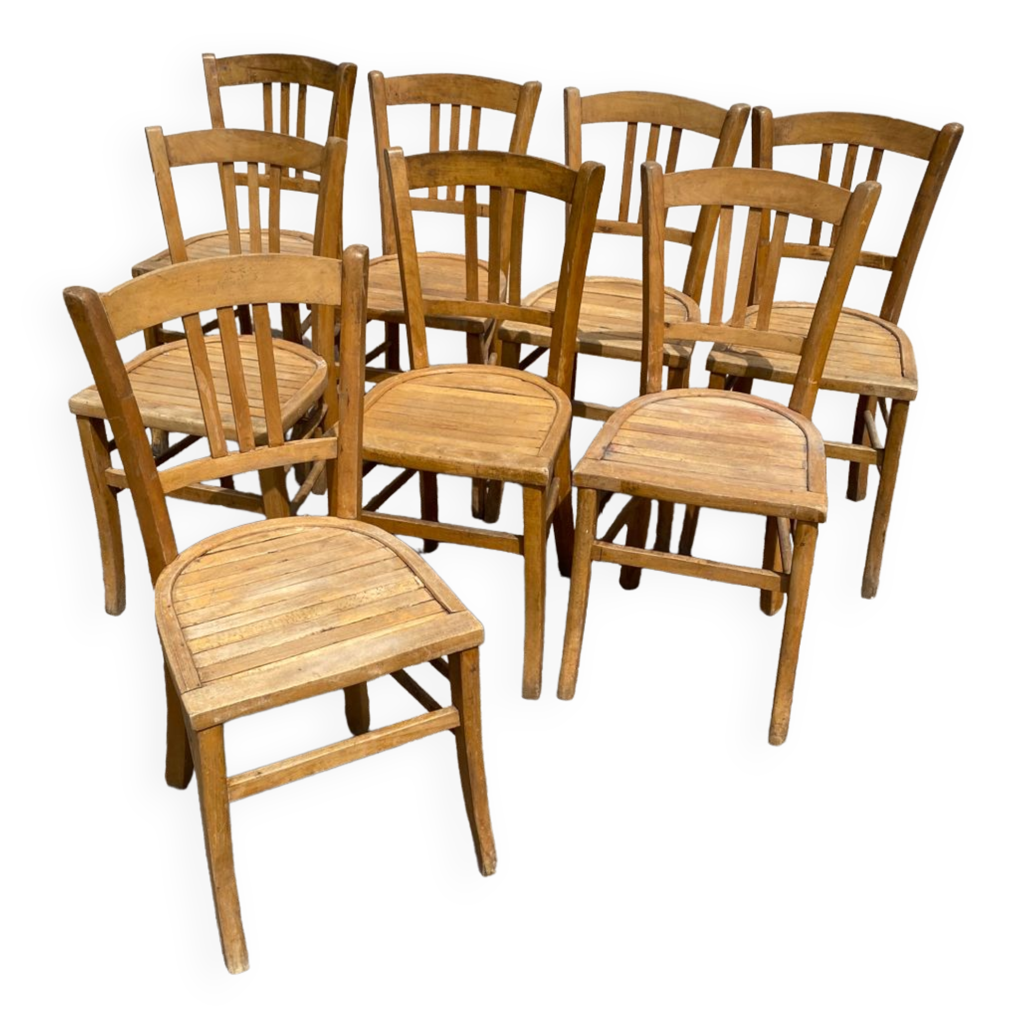 Set de 8 chaises bistrot brutes