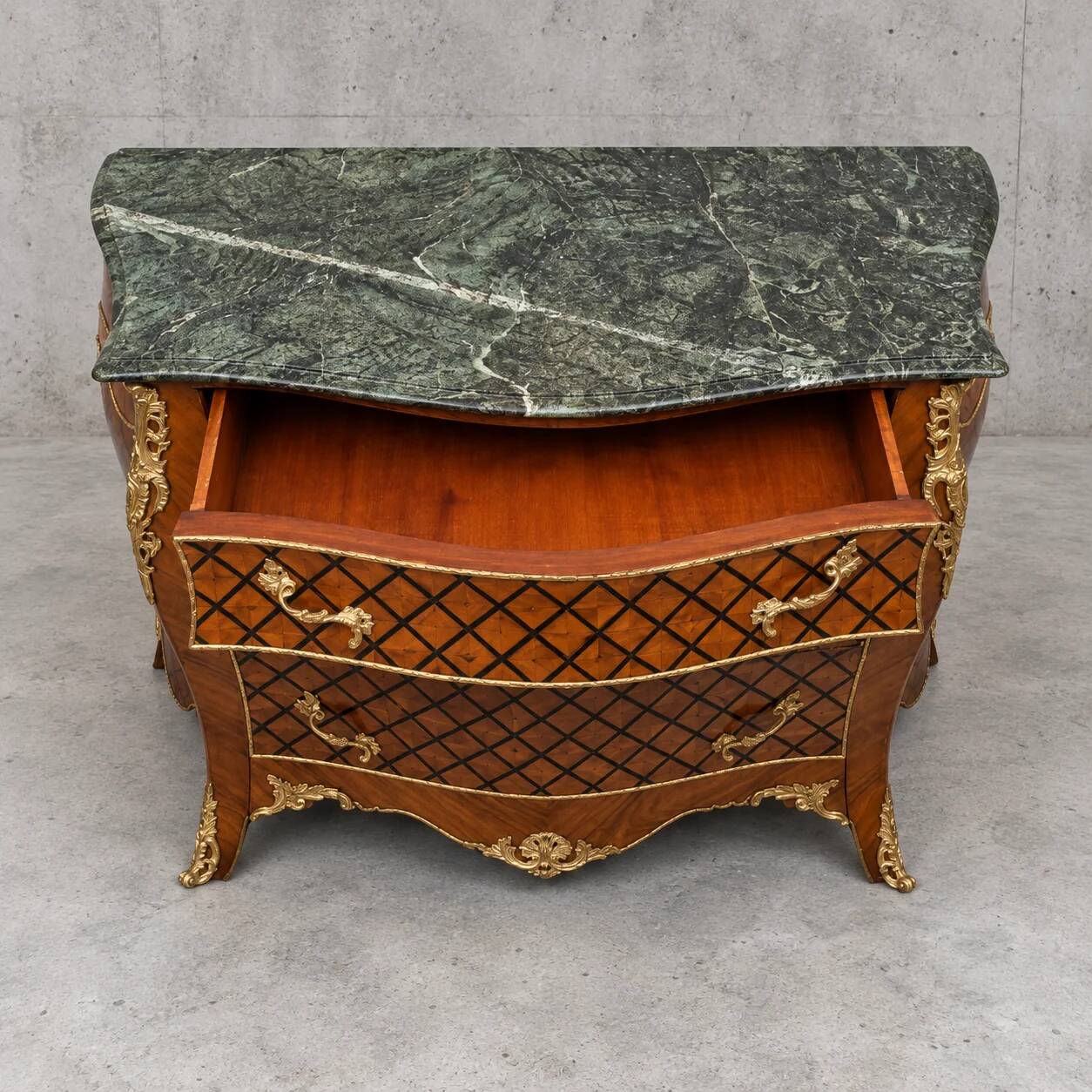 Louis XV-style chest of drawers by Fine Art & Co / 1970s