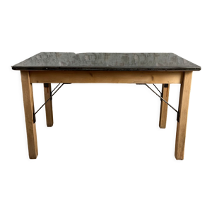 Table à manger en bois et métal