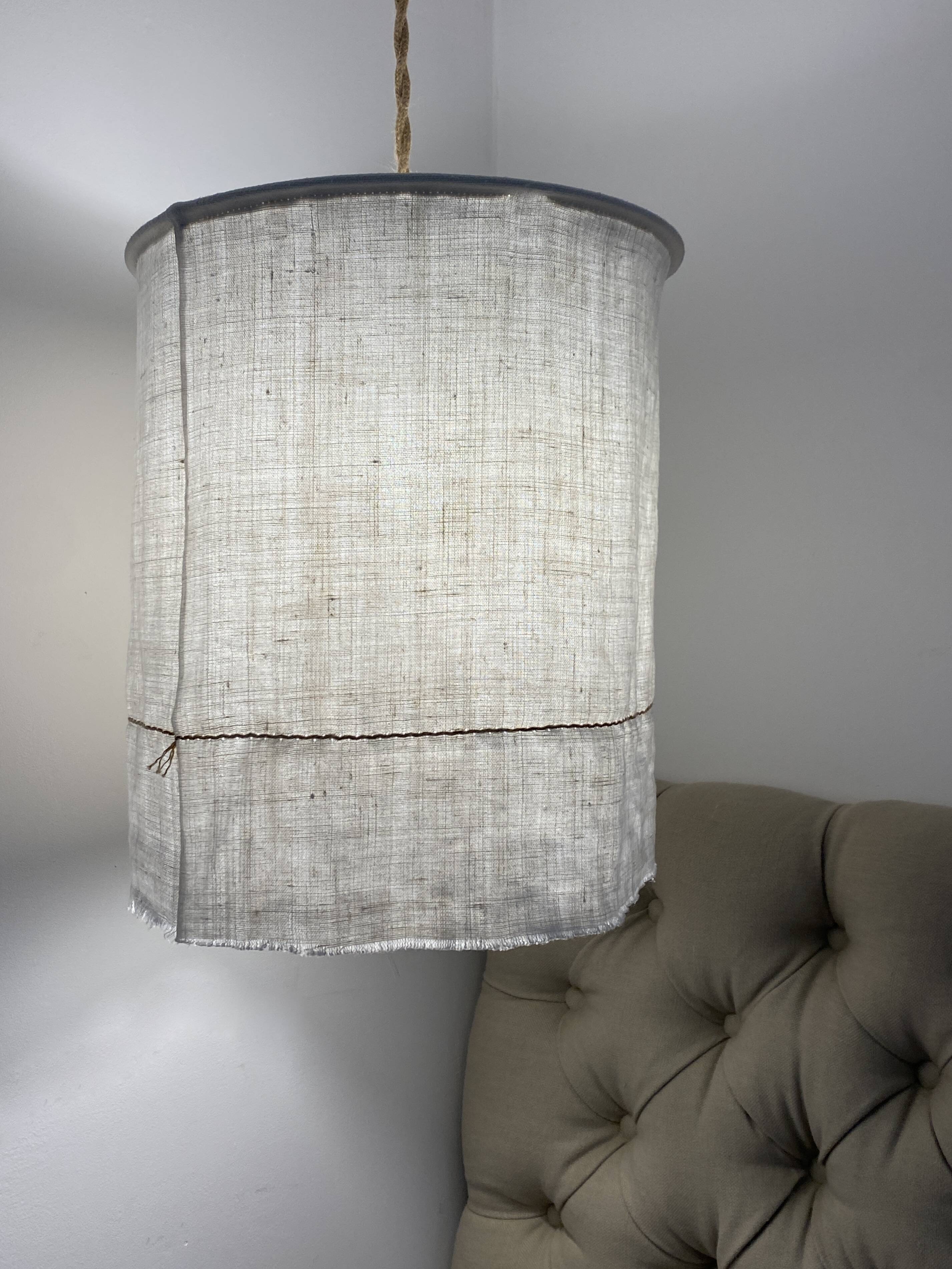 Old linen curtain suspension