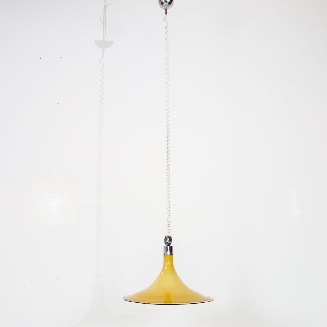Suspension trompette en verre du milieu du siècle