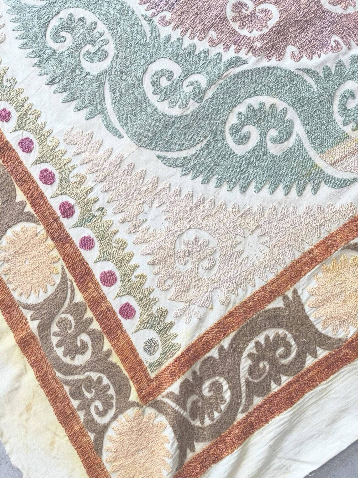 Vintage hand-embroidered tablecloth 126x150 cm