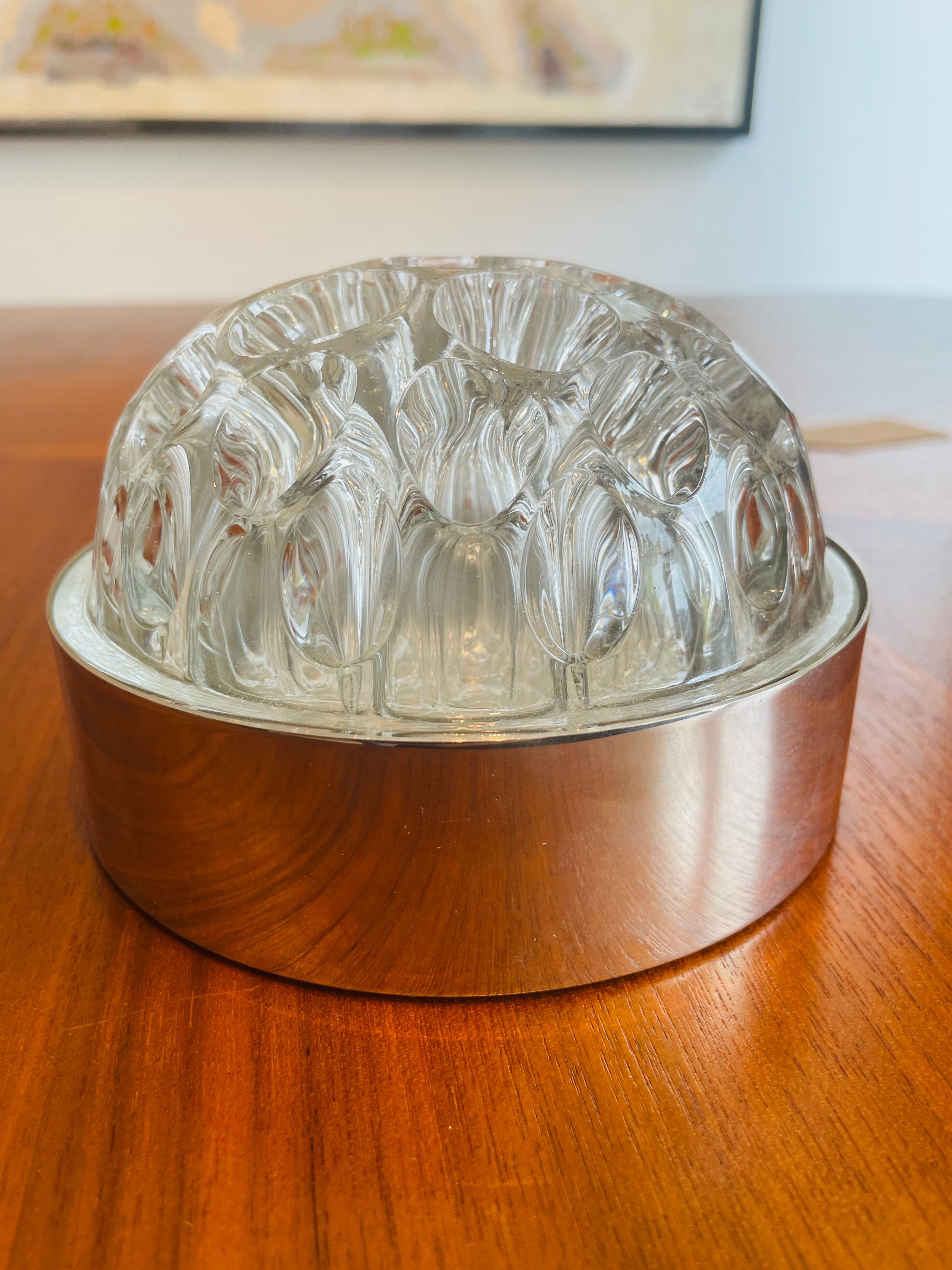 Pique fleurs en verre et aluminium