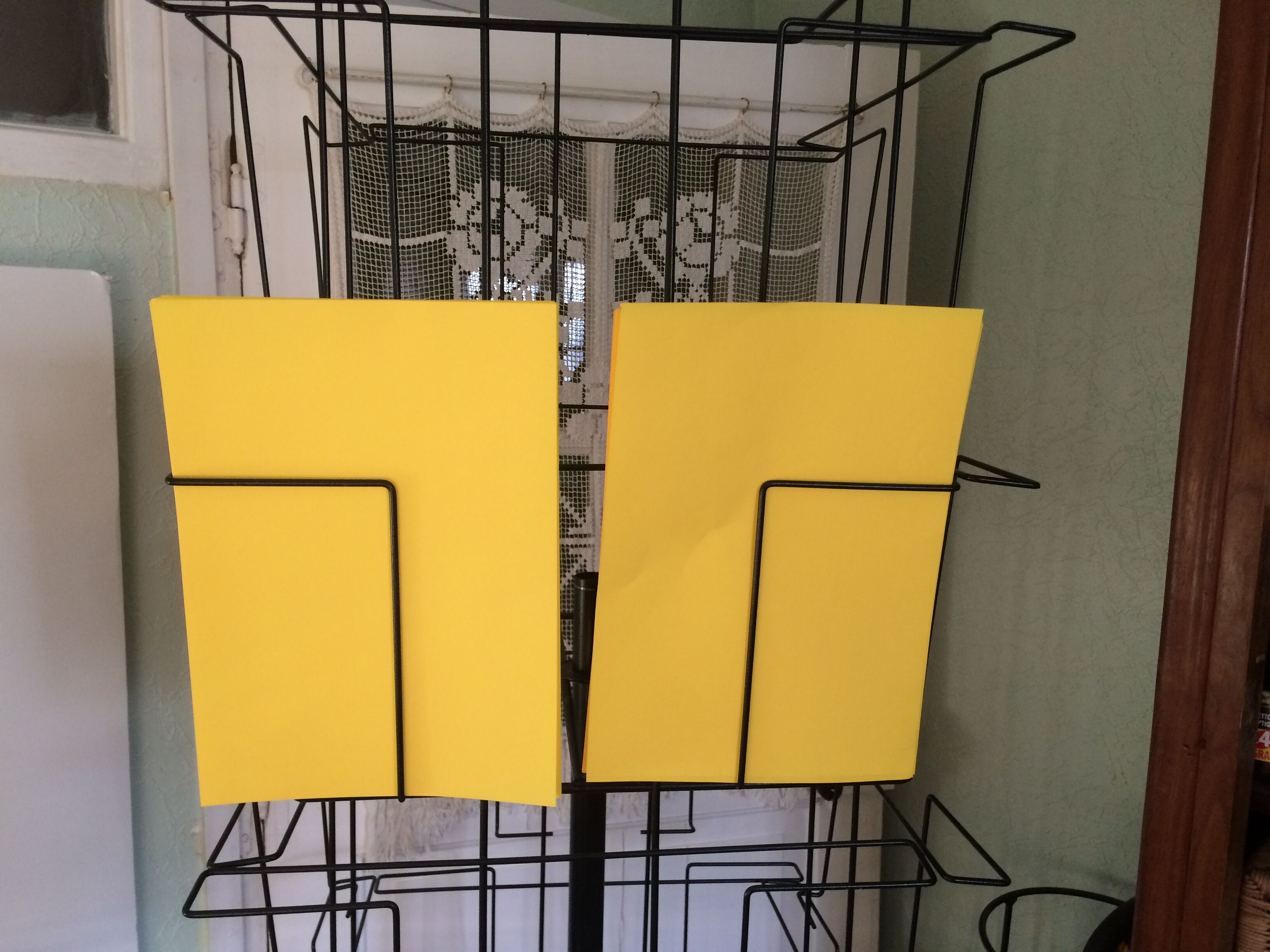 Presentation turnstile vinyl discs