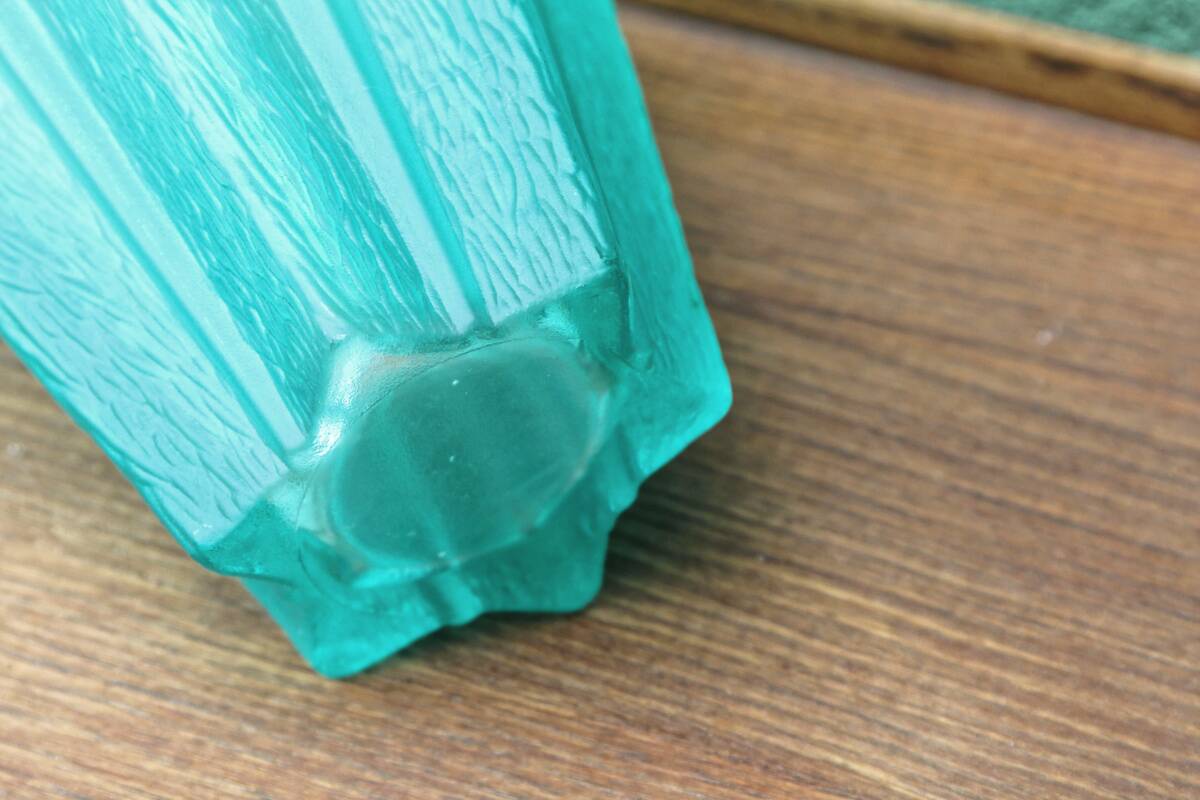 Molded pressed glass vase, 12-pointed star