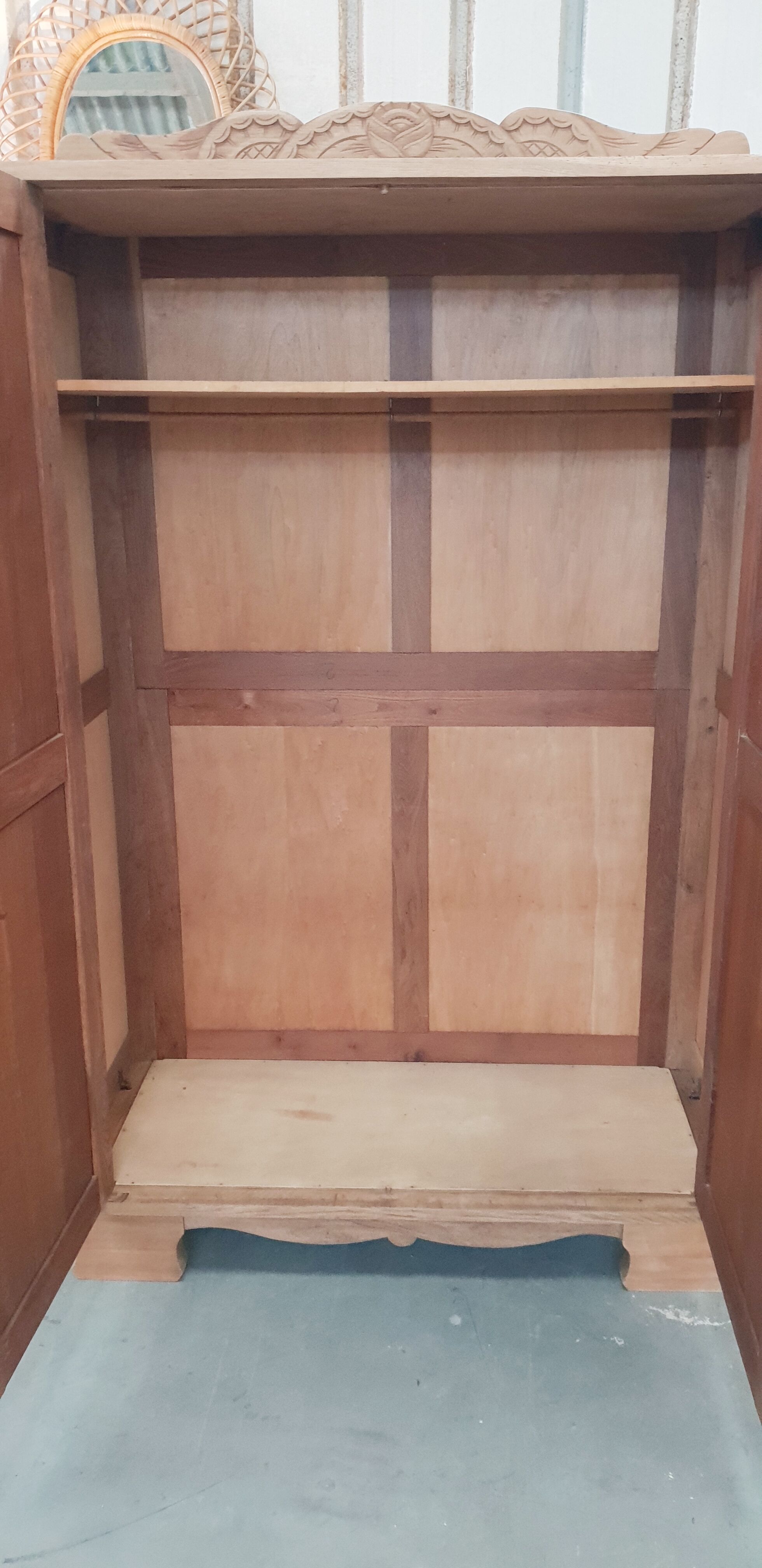 Vintage cabinet