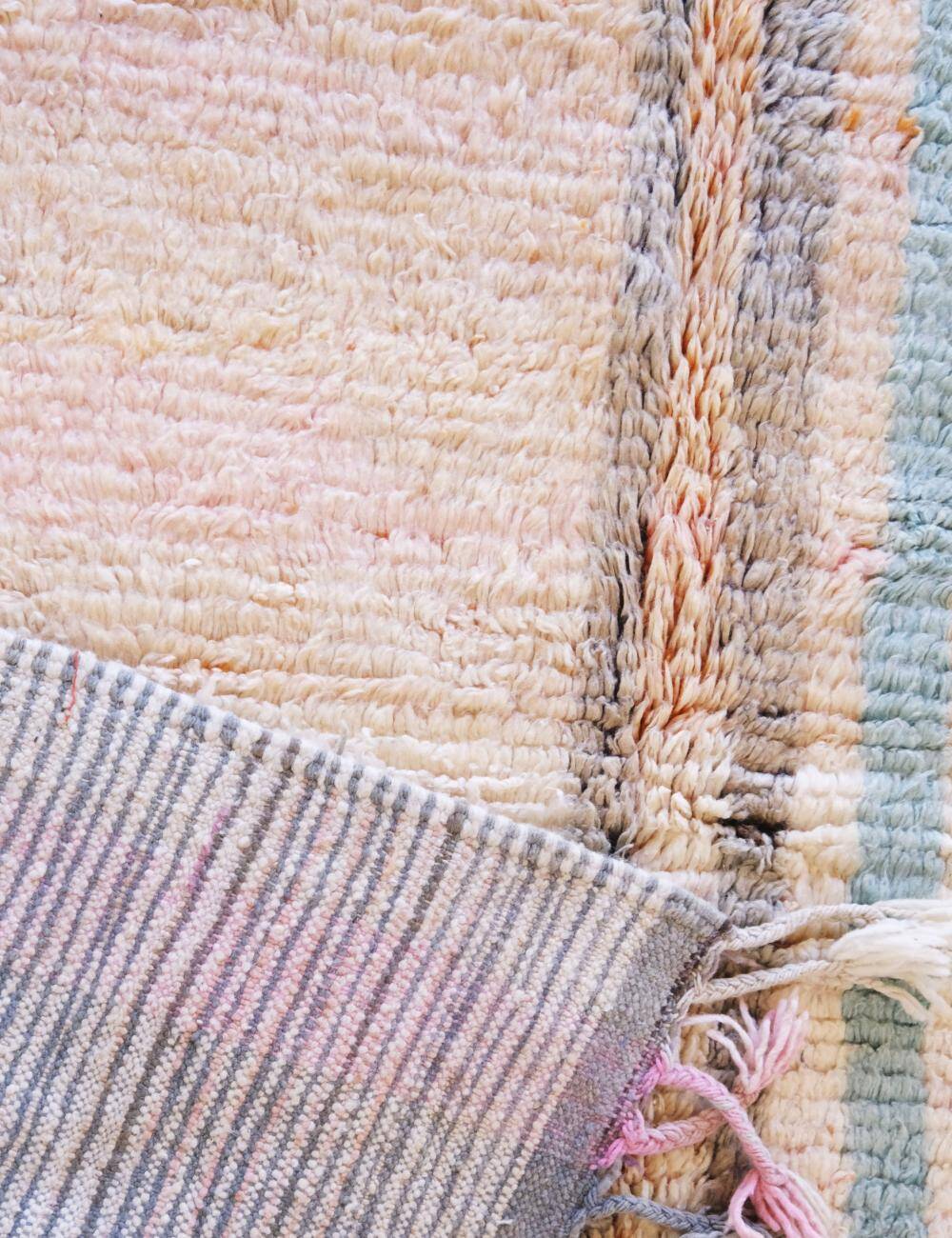 Contemporary neutral tones rug - 278 x 176 cm