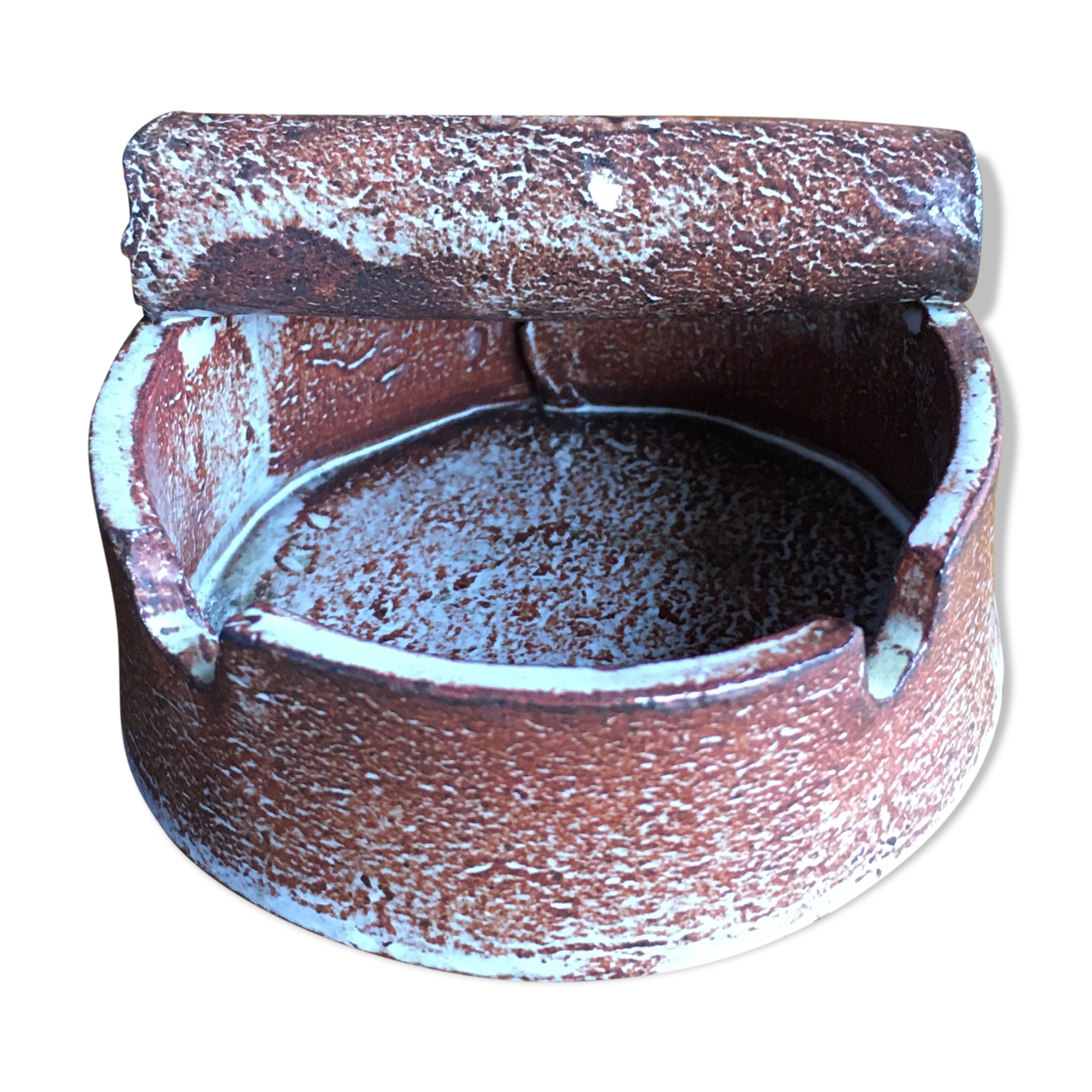 Enamelled terracotta ashtray