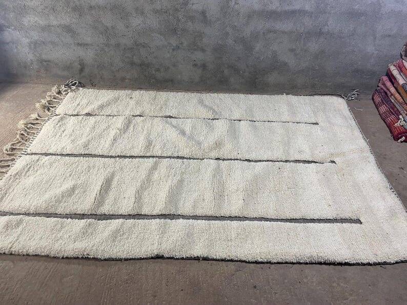 Atlas Moroccan rug made of handmade wool, size 2/3 m.