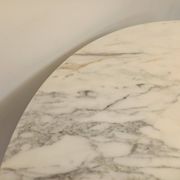 Vintage round dining table in white marble and chrome metal from the 1970s.