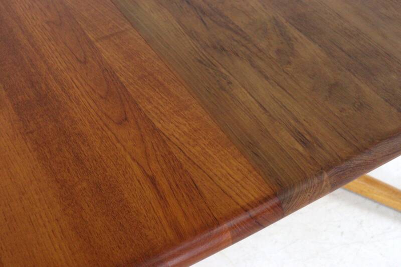 Glostrup oval 2x extendable dining table - massive teak - danish design