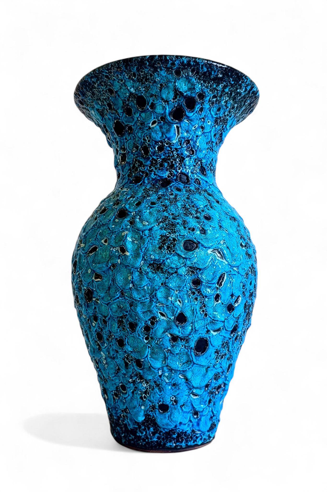 Vase en céramique bleue de Vallauris par Charles Cart "Emaux des Glaciers", France, années 1960.
