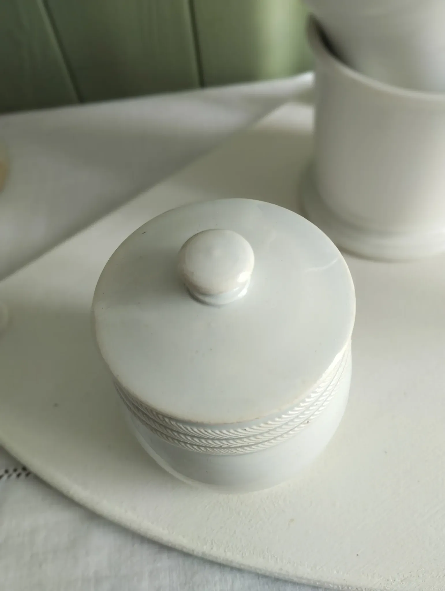 Ancien pot couvert moutardier Creil Montereau