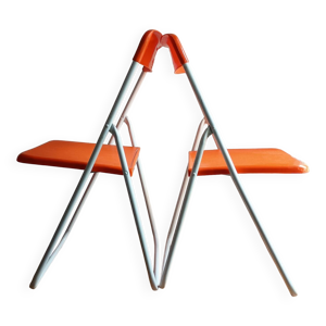 Chaises pop design suédois