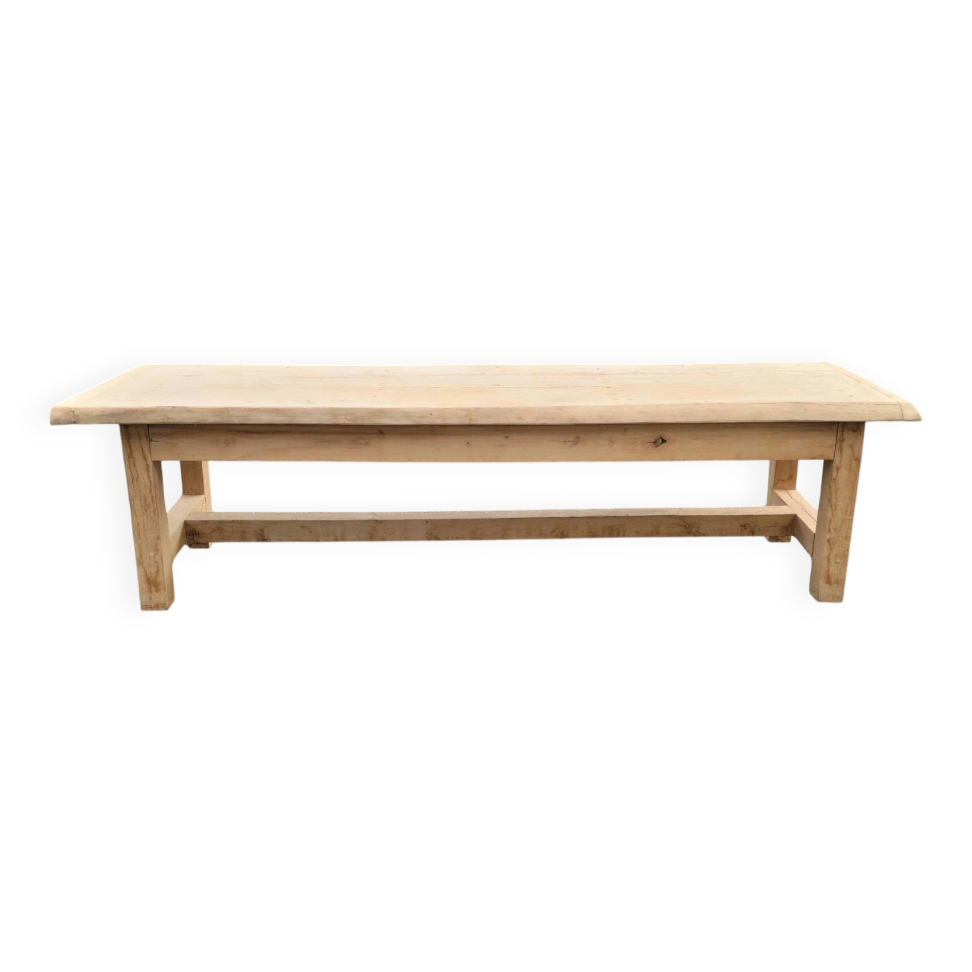 Immense table de ferme aérogommée : travail d'ébénisterie