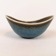 Mid-century pair of bowls by Rörstrand Sweden by Gunnar Nylund, 1950s.