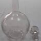 Carafe ancienne à vin en cristal gravé