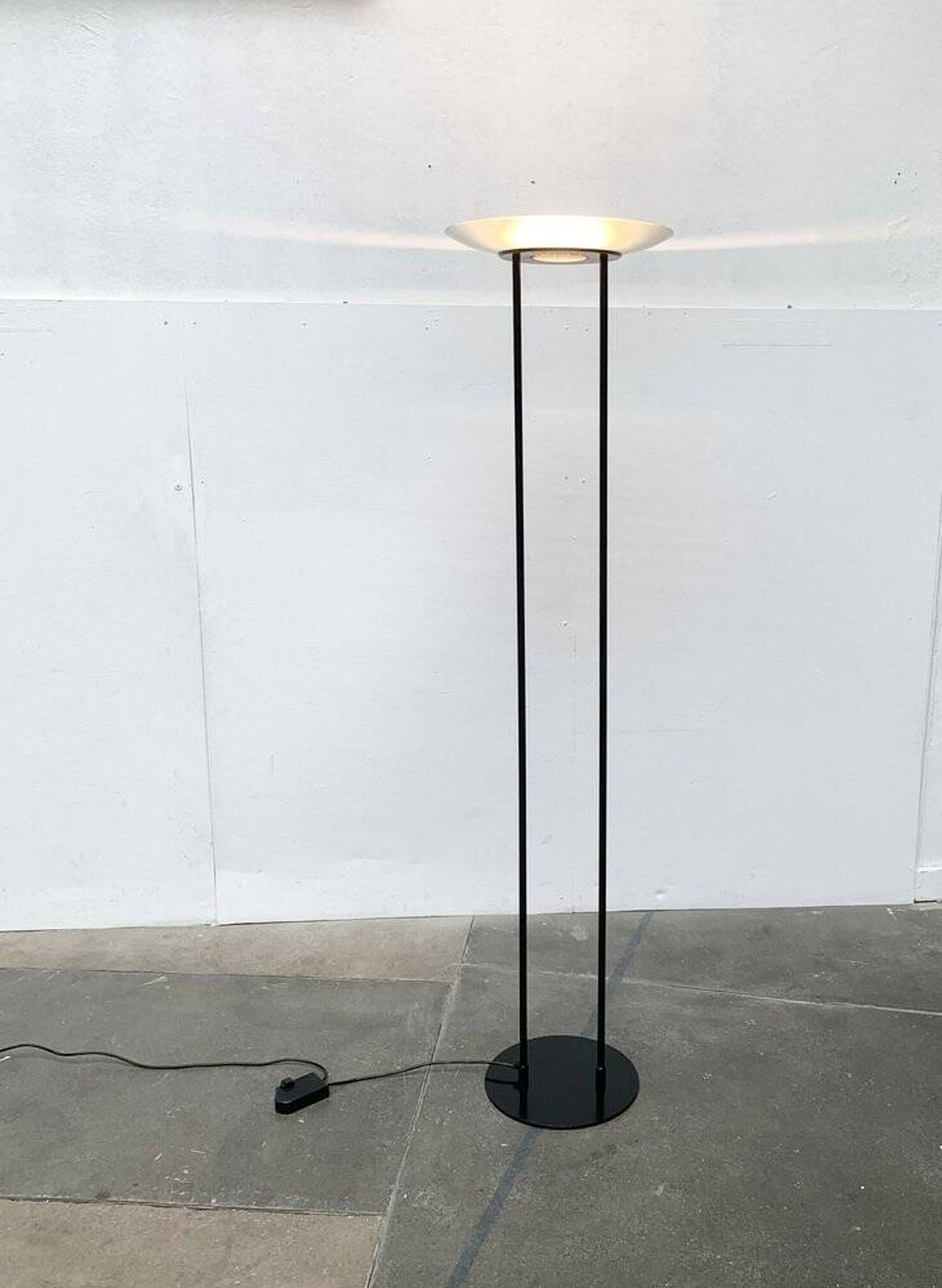 Lampe sur pied italienne vintage, années 1980