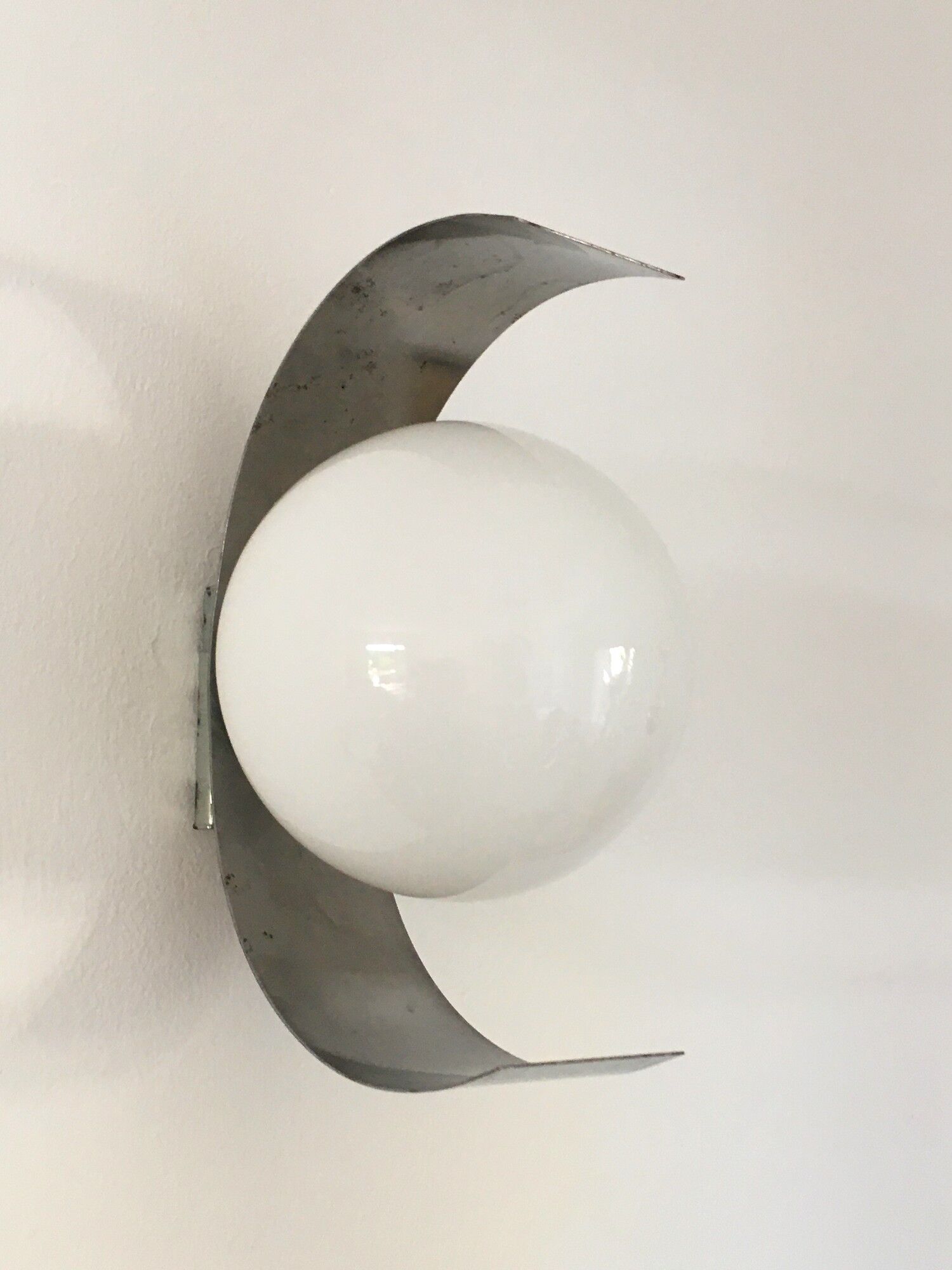 2 vintage wall lamps in stainless steel and opaline 70s