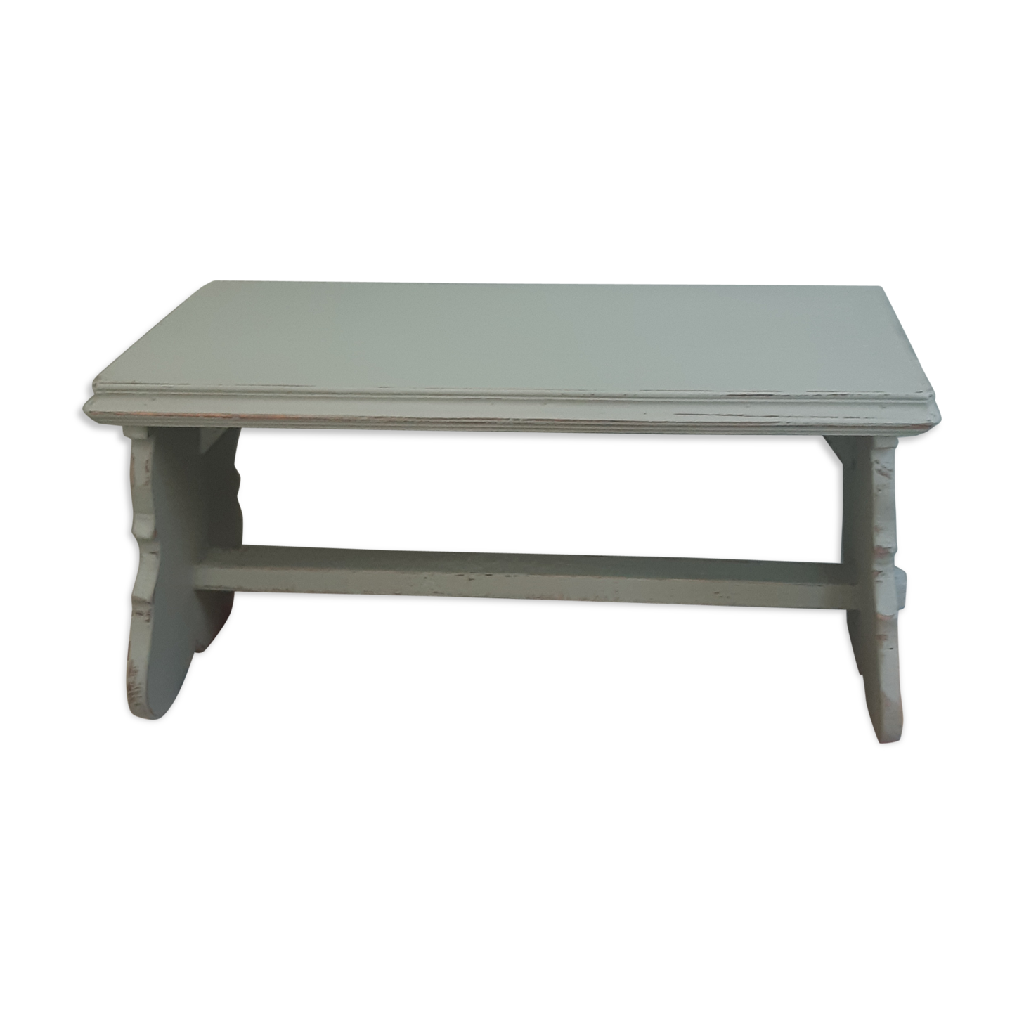 Bench patinated in green