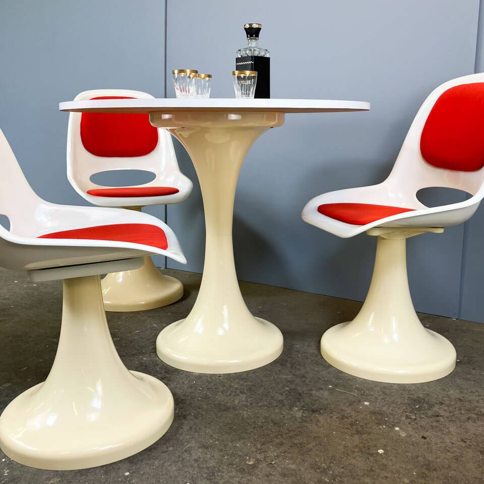 Vintage set of 3 tulip chairs and table, plastic, 70s