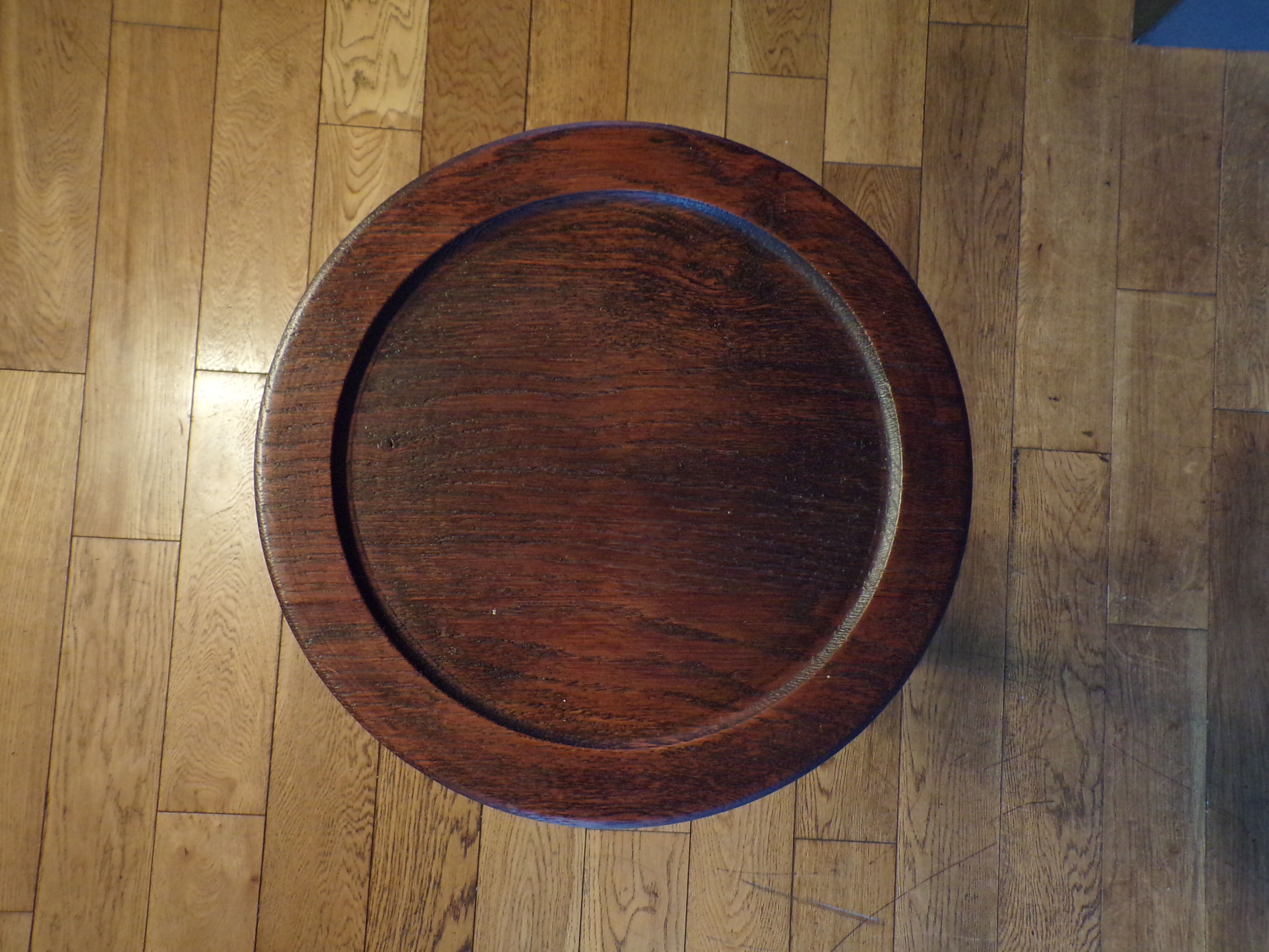 Wooden presentation column