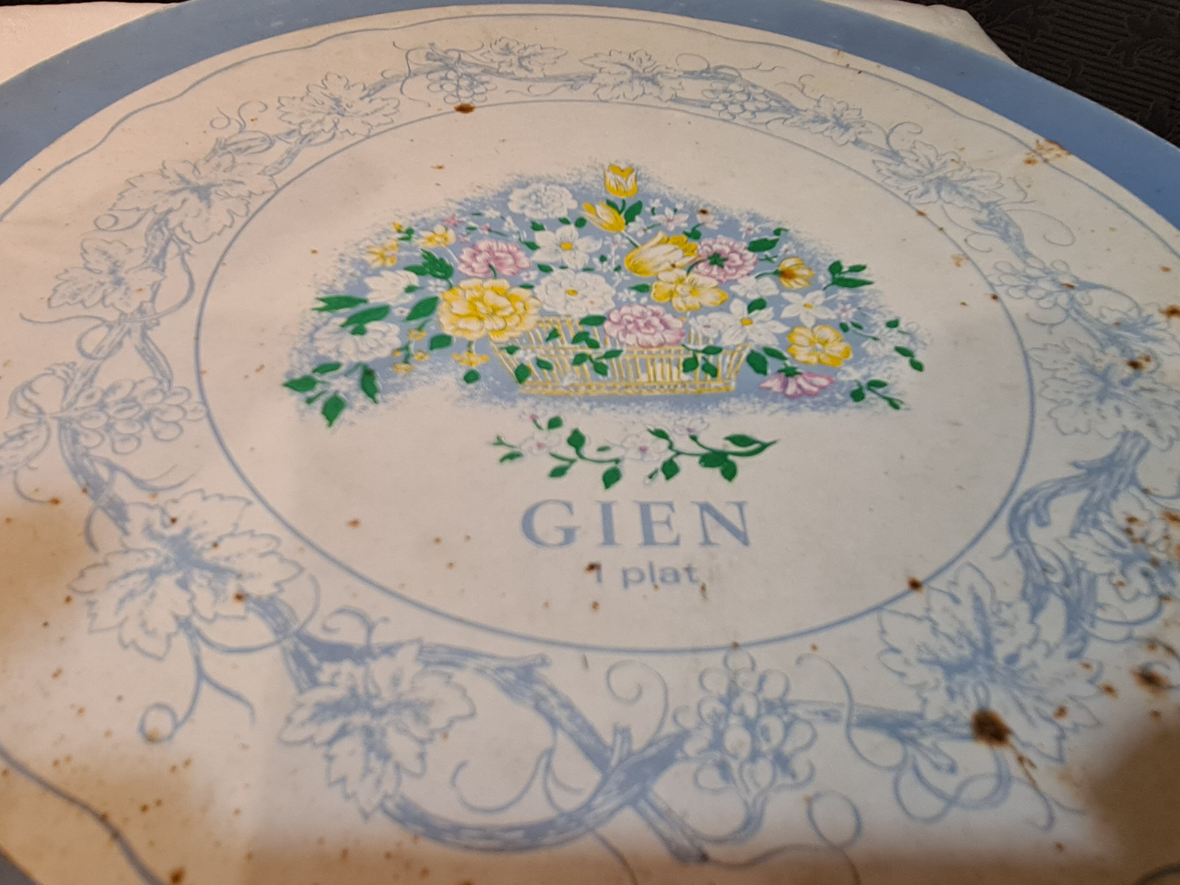 Gien earthenware cake dish