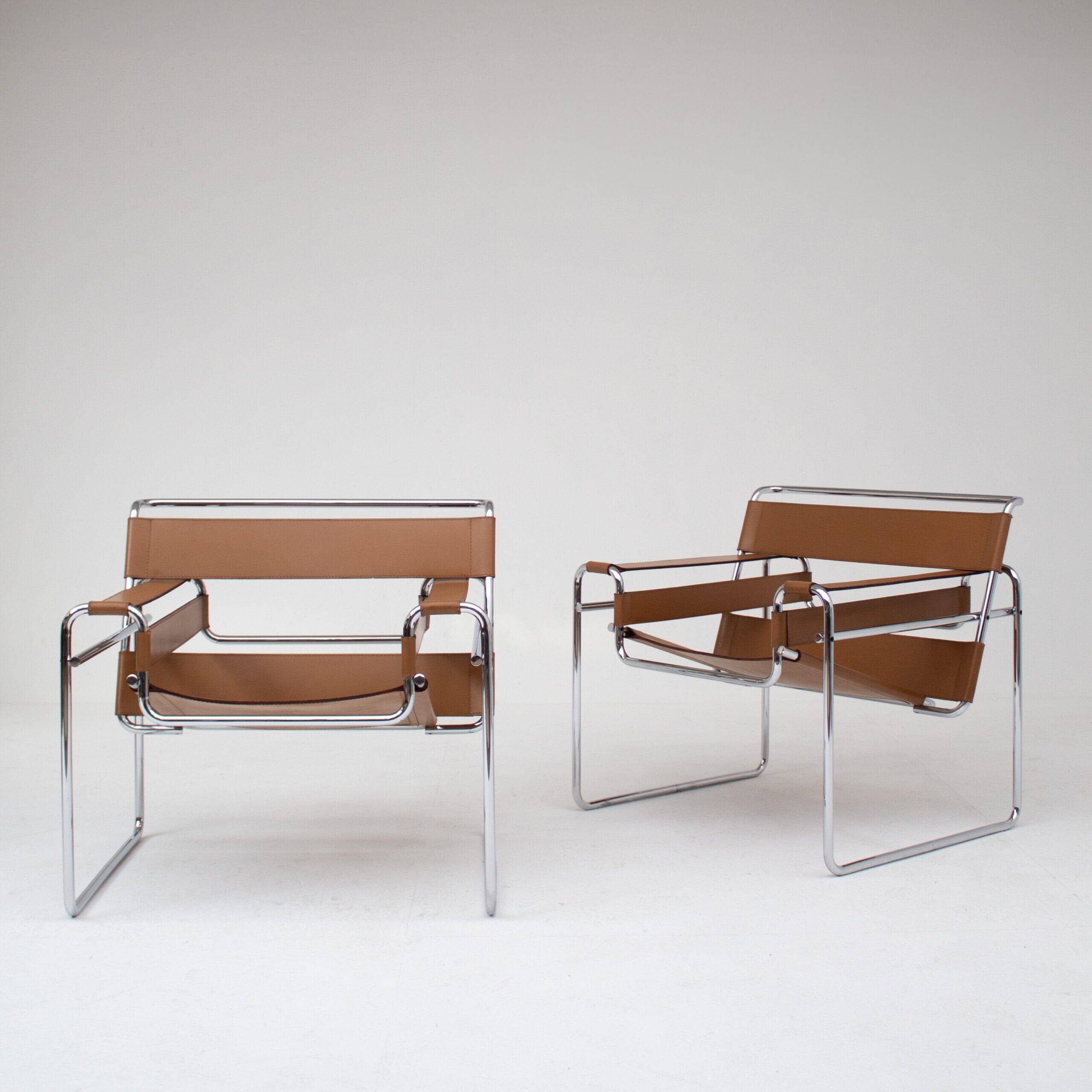 Paire de fauteuils Wassily de Marcel Breuer en cuir cognac