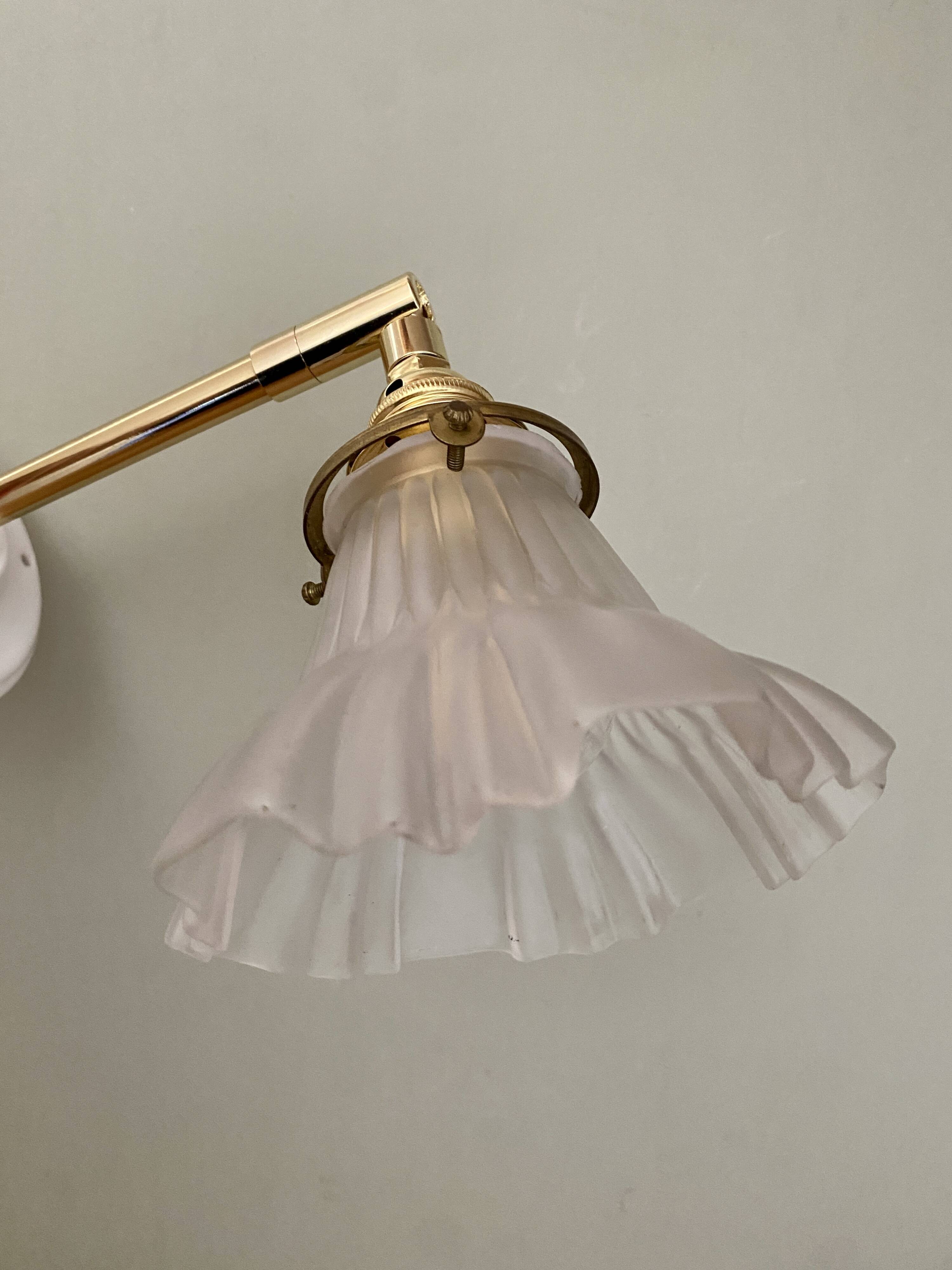 Vintage art deco frosted glass tulip wall light