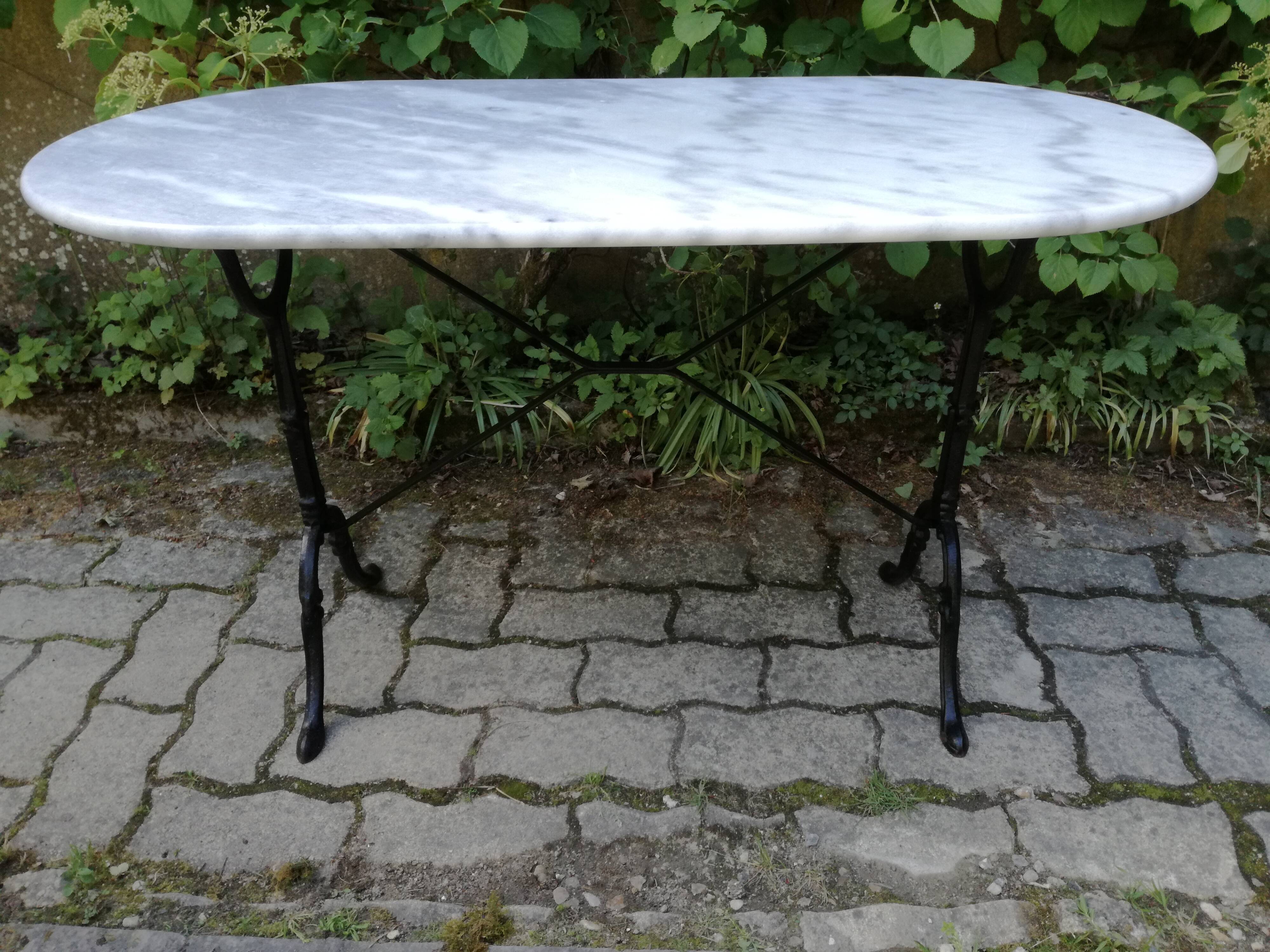 Bistro table 1900 in Carrara marble