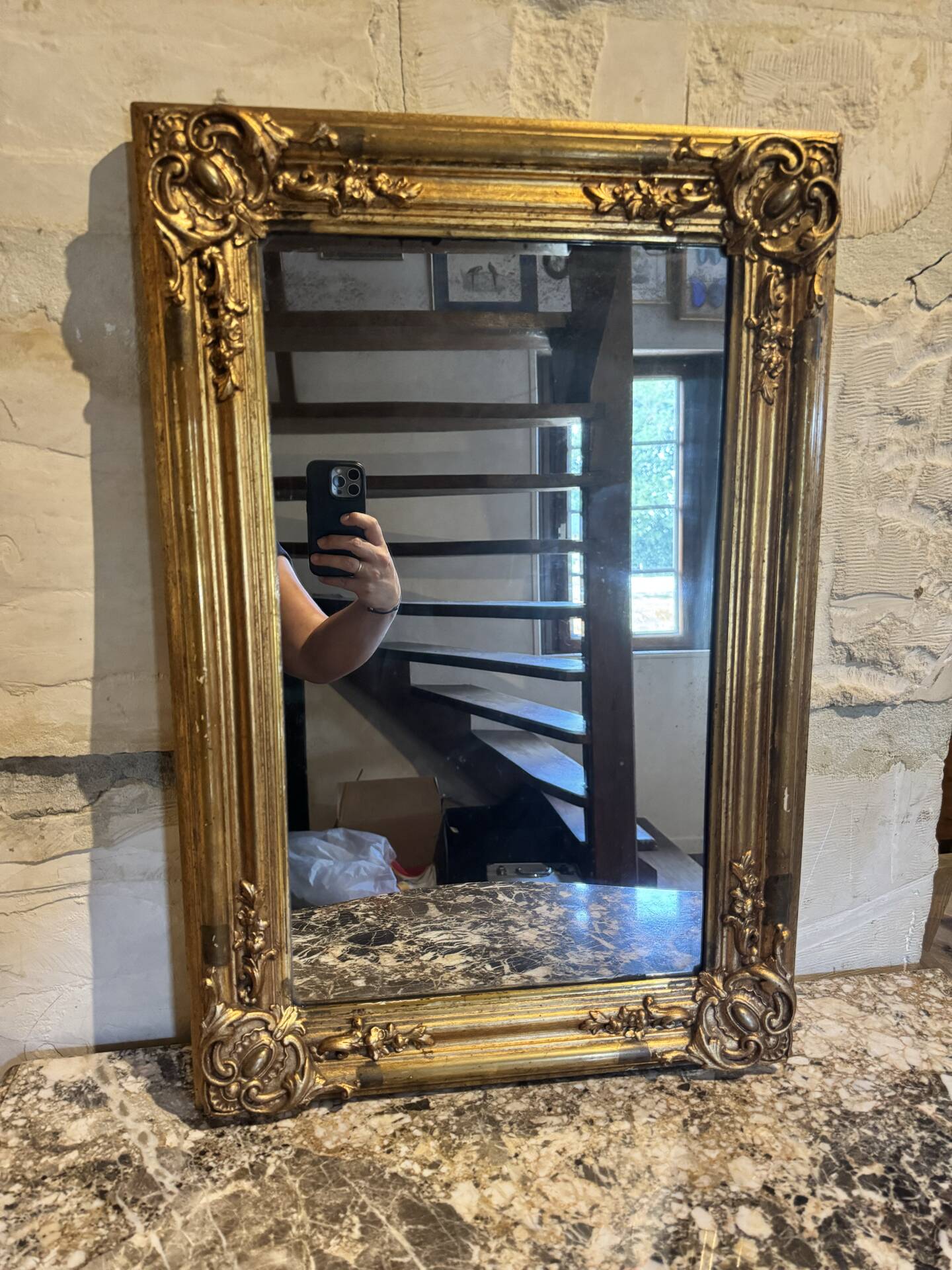Miroir Louis XV, glace au mercure et bois doré, XIXe