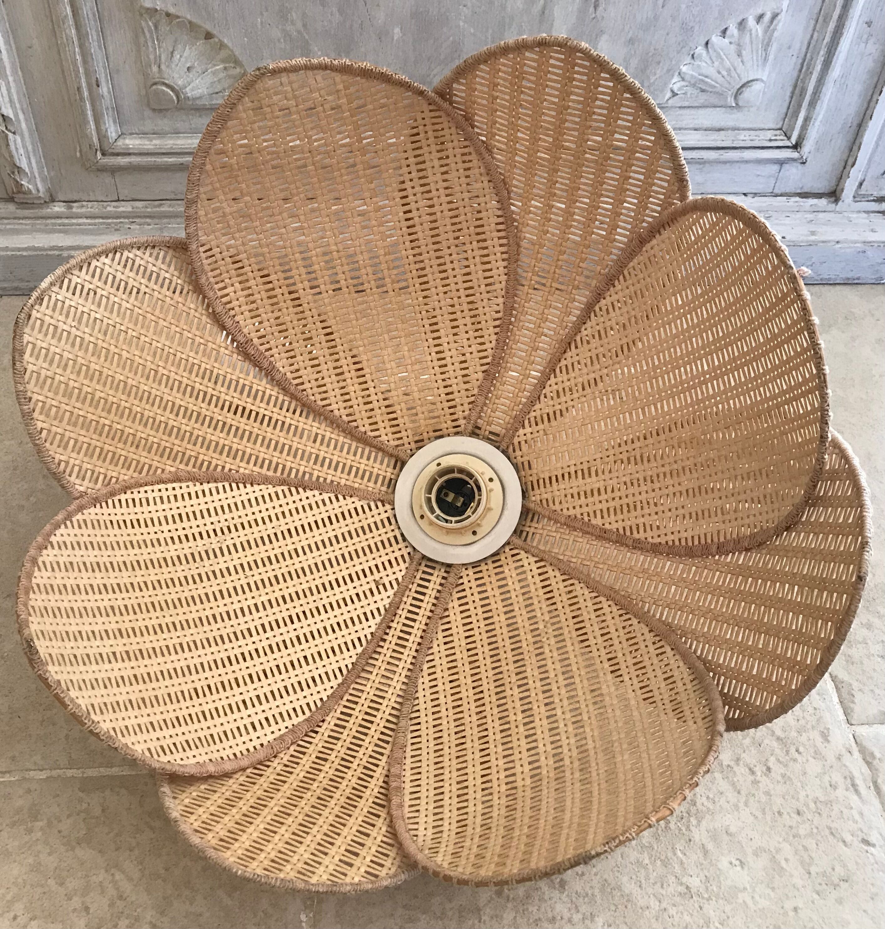 Suspension flower in rattan canning 1970