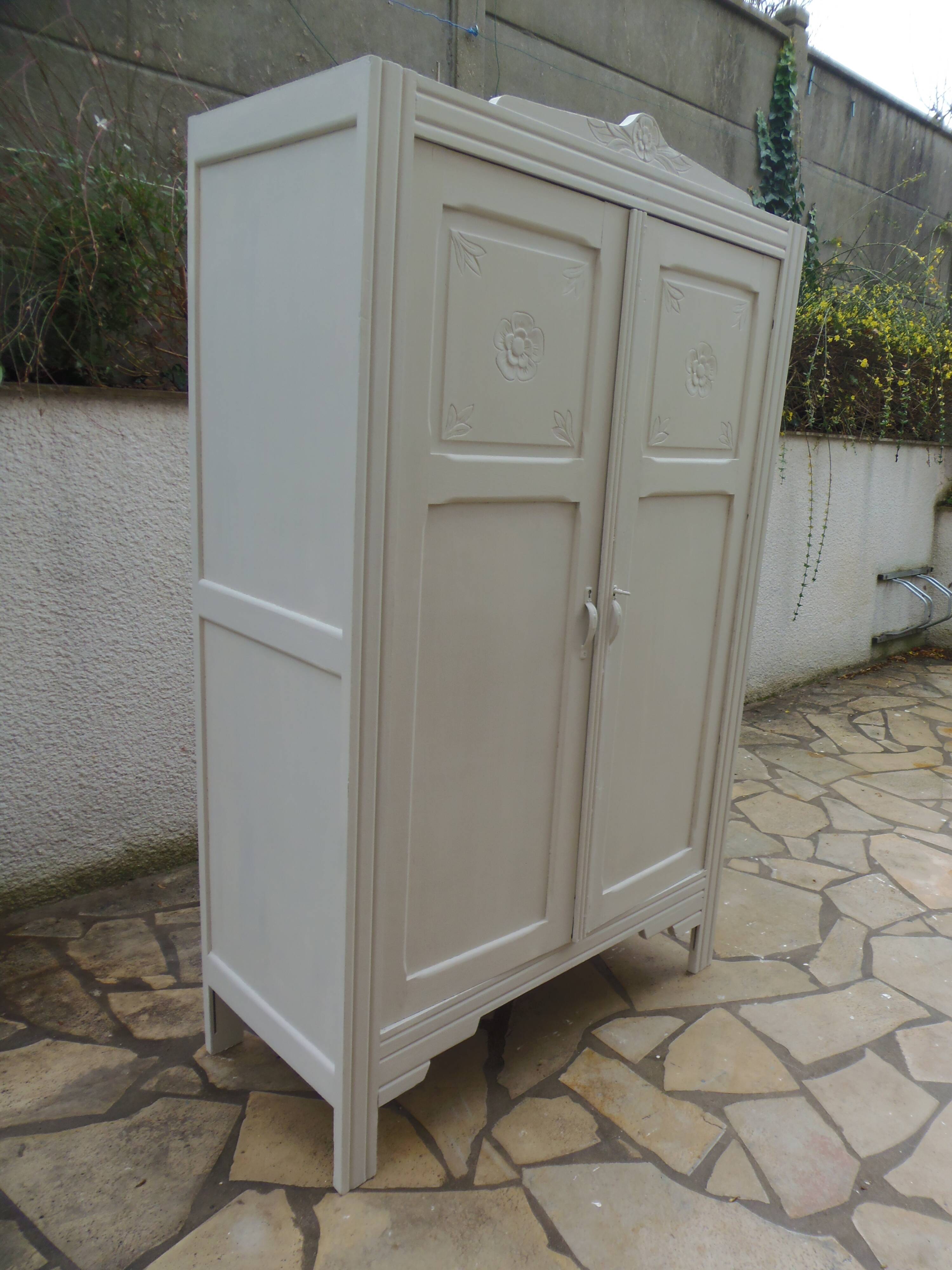 Re-enchanted Art Deco wardrobe in beige.