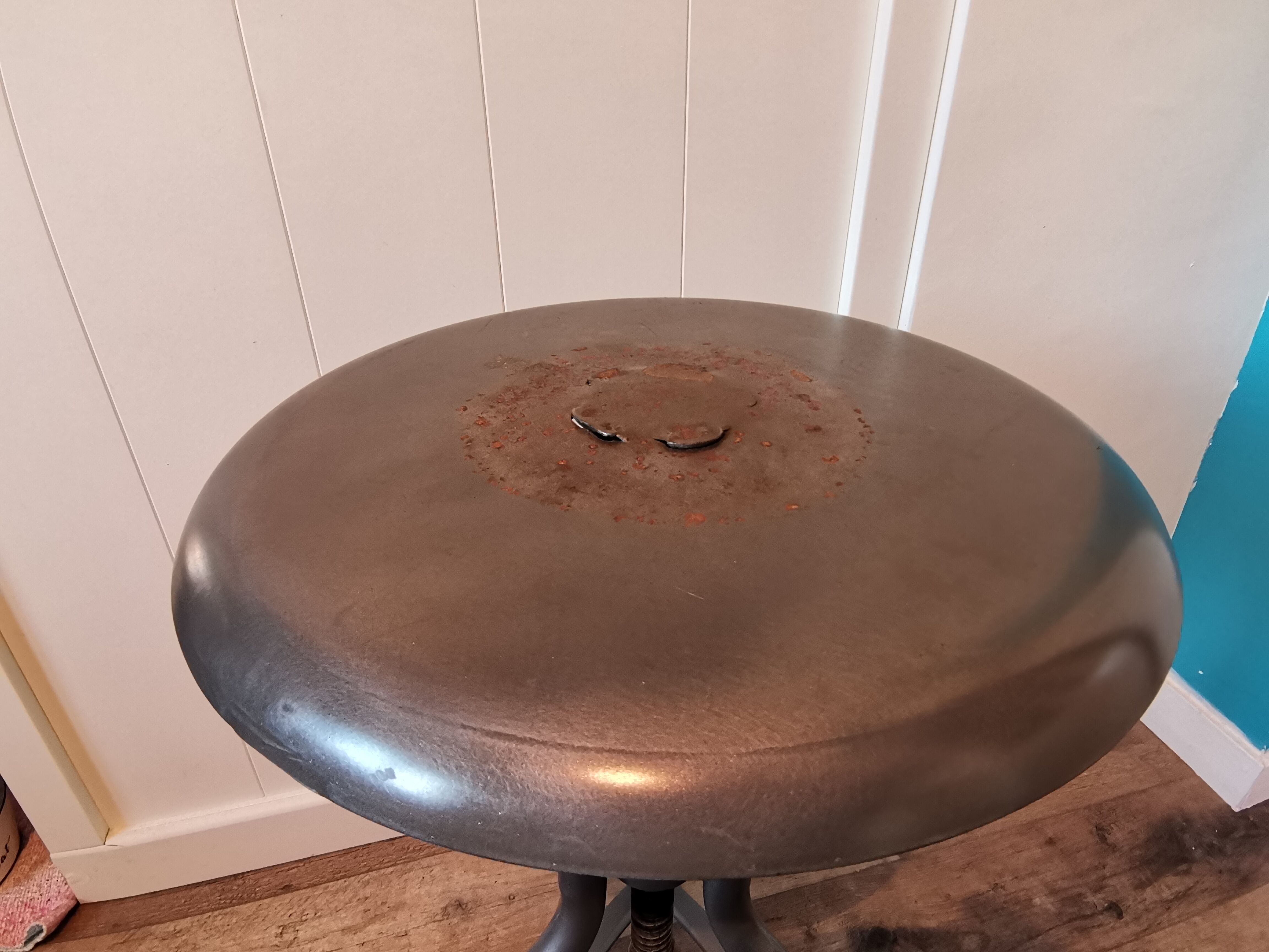Tabouret industriel à vis