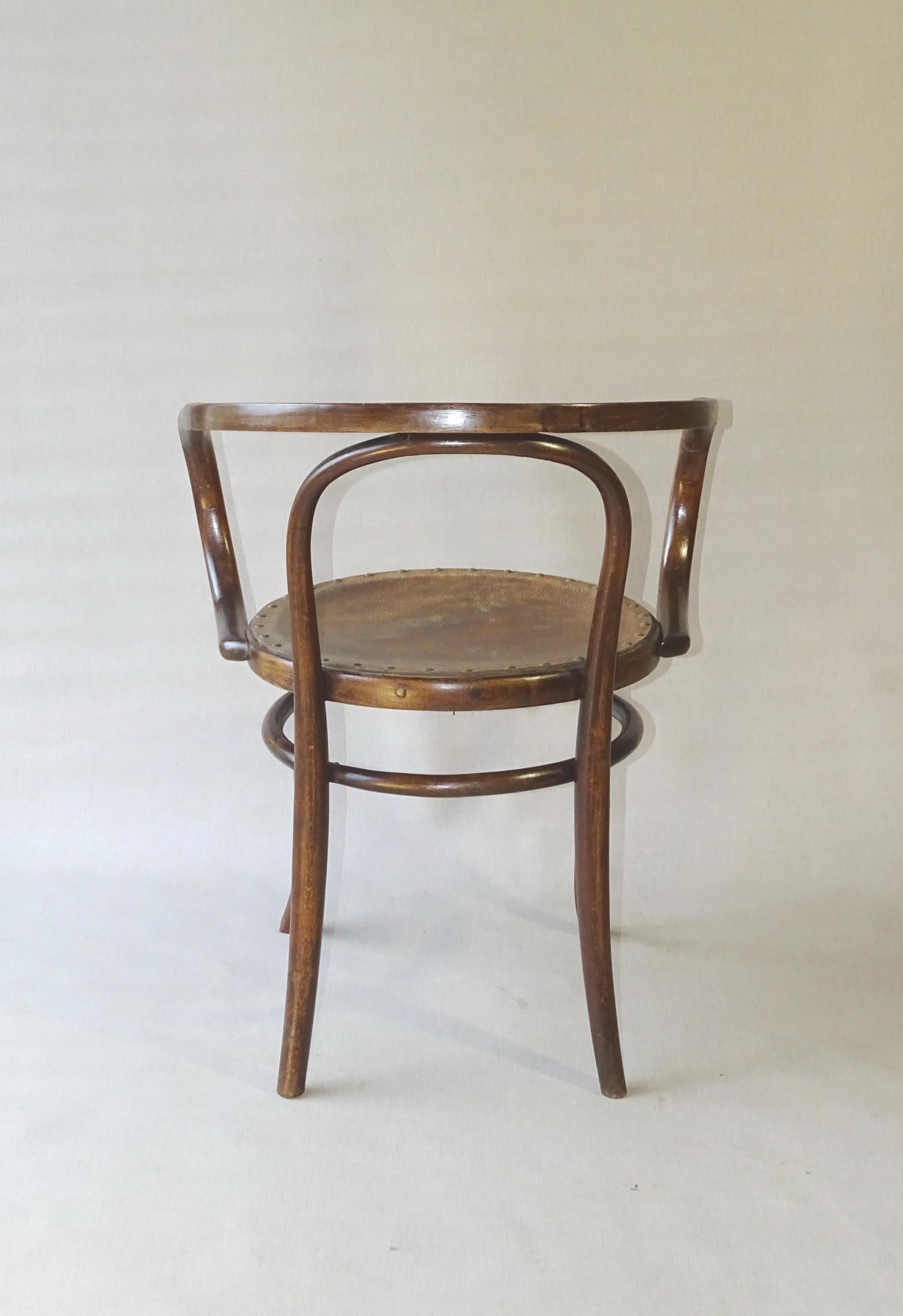 Le corbusier bentwood armchair by ungvar b9 1900 leather seat