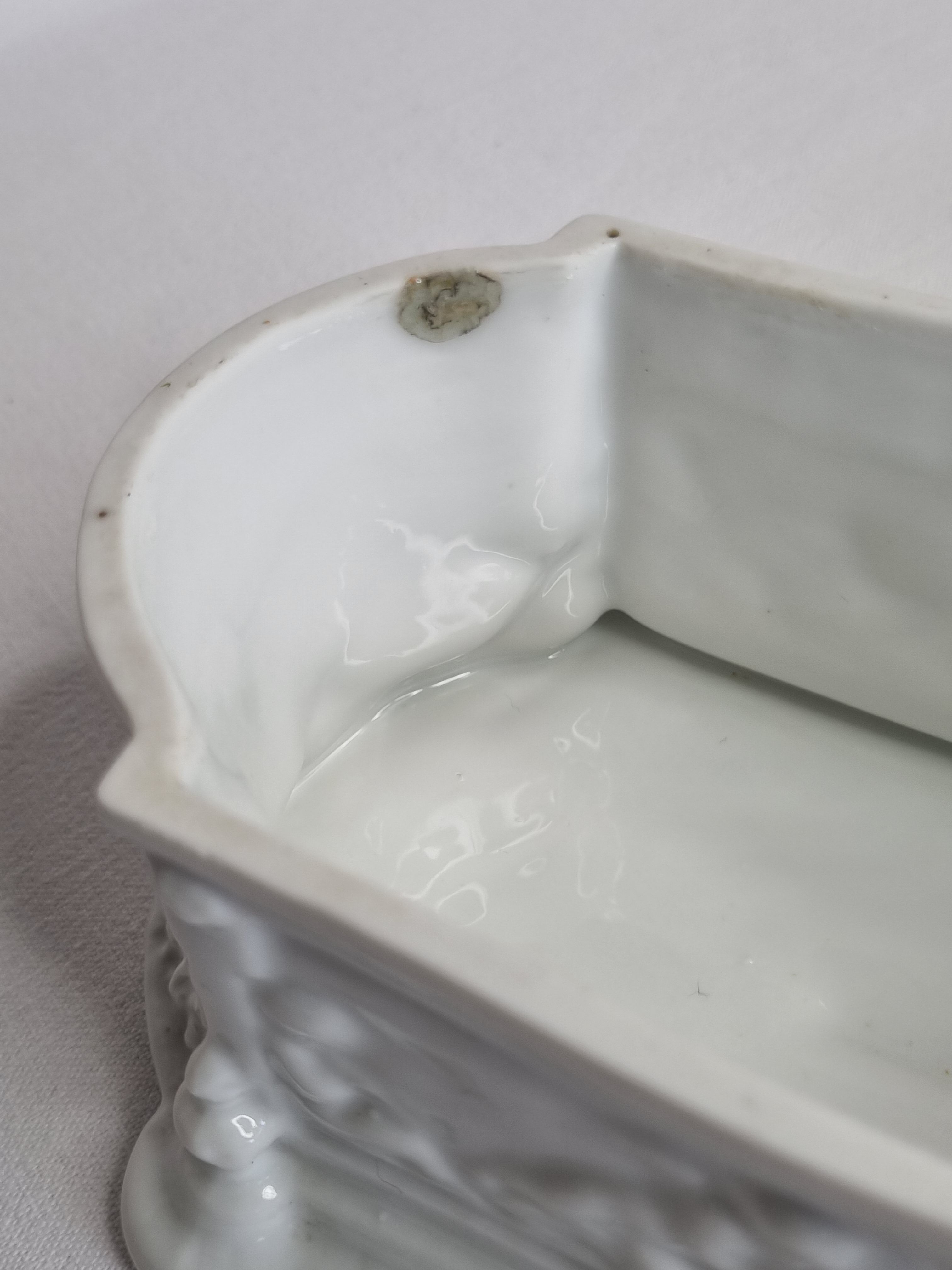 Set of two table planters in white porcelain "Capodimonte"