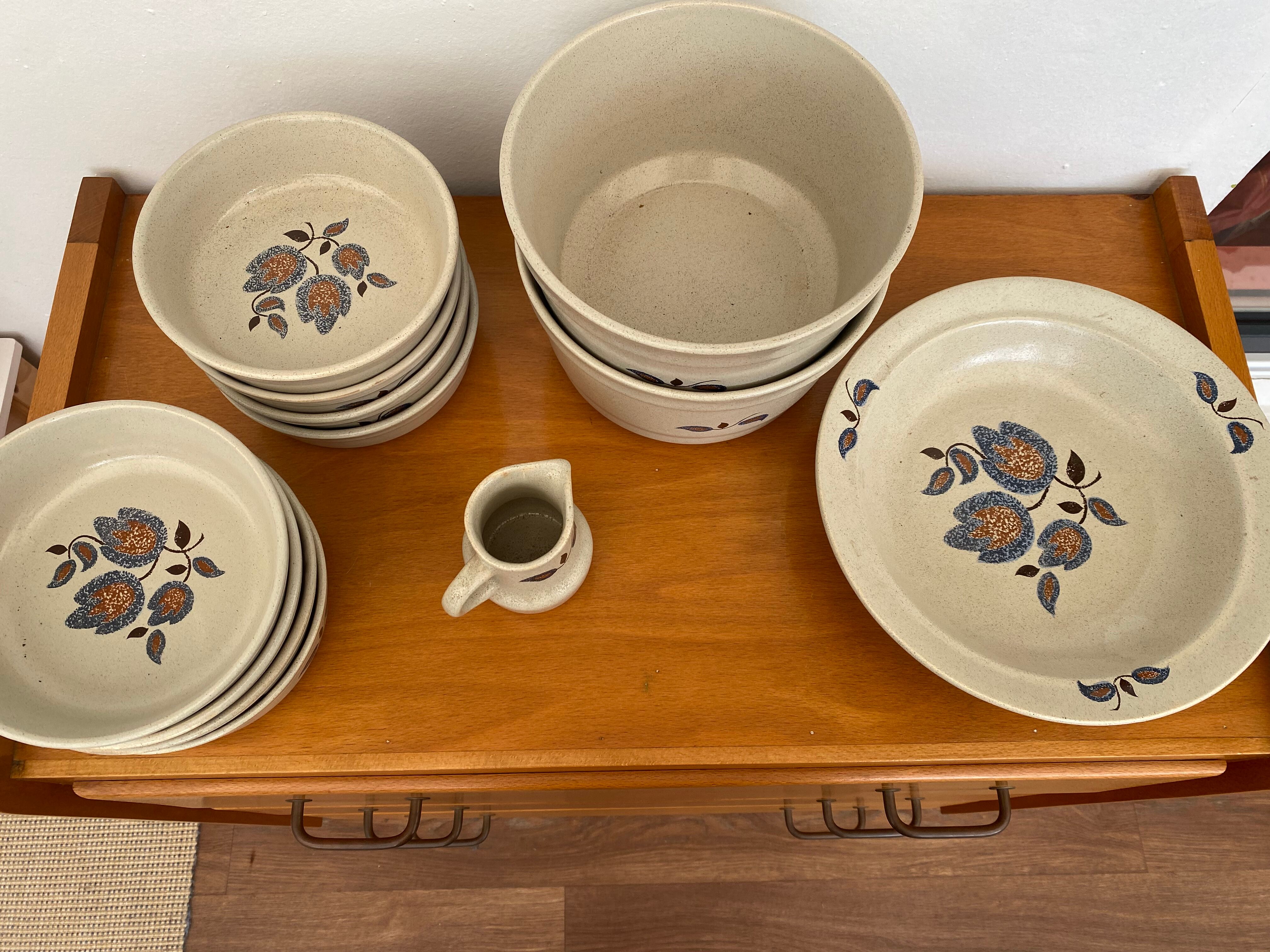 Set of tableware