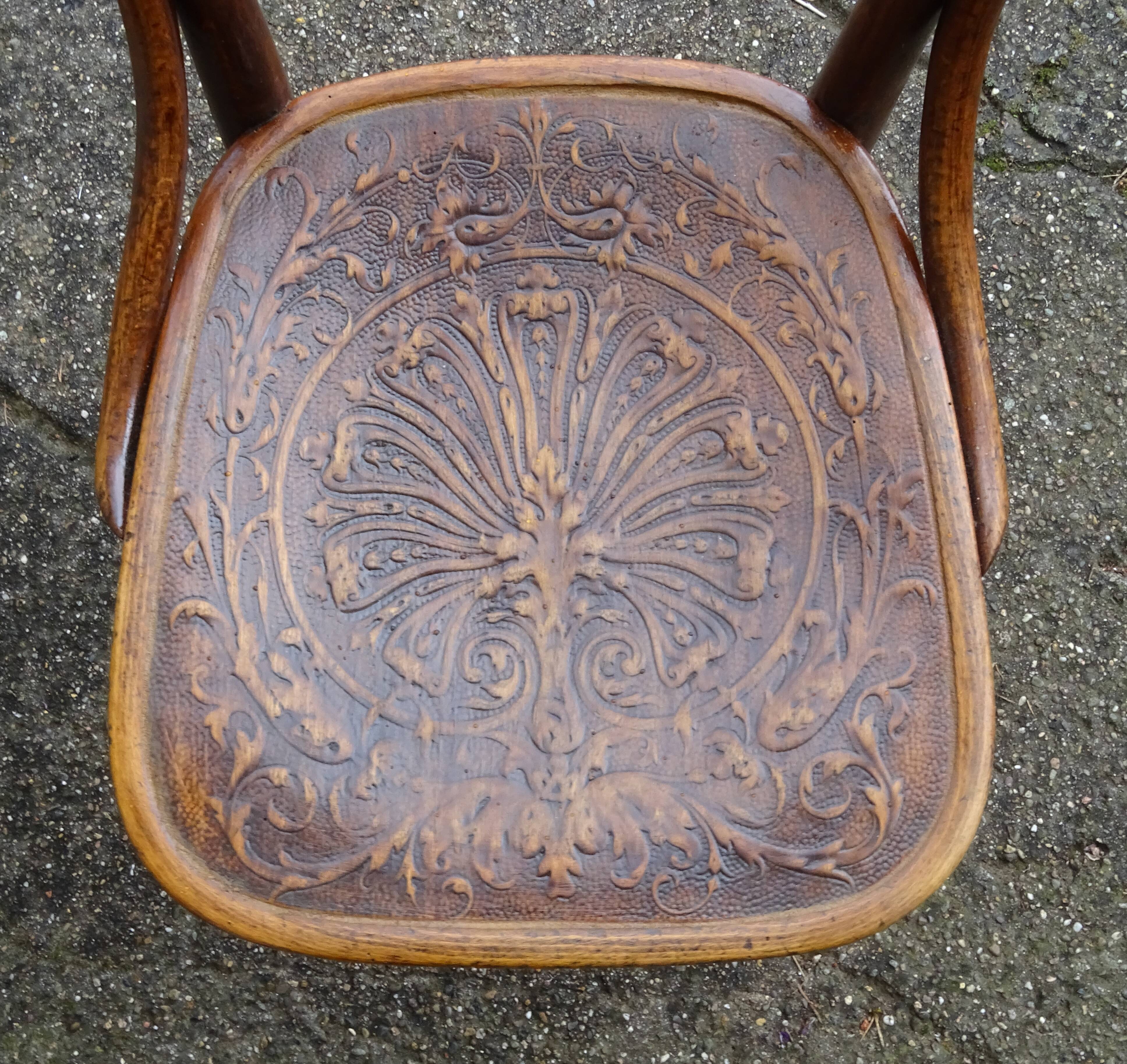 Chaises Kohn N°55 hauteu assise 46 cm