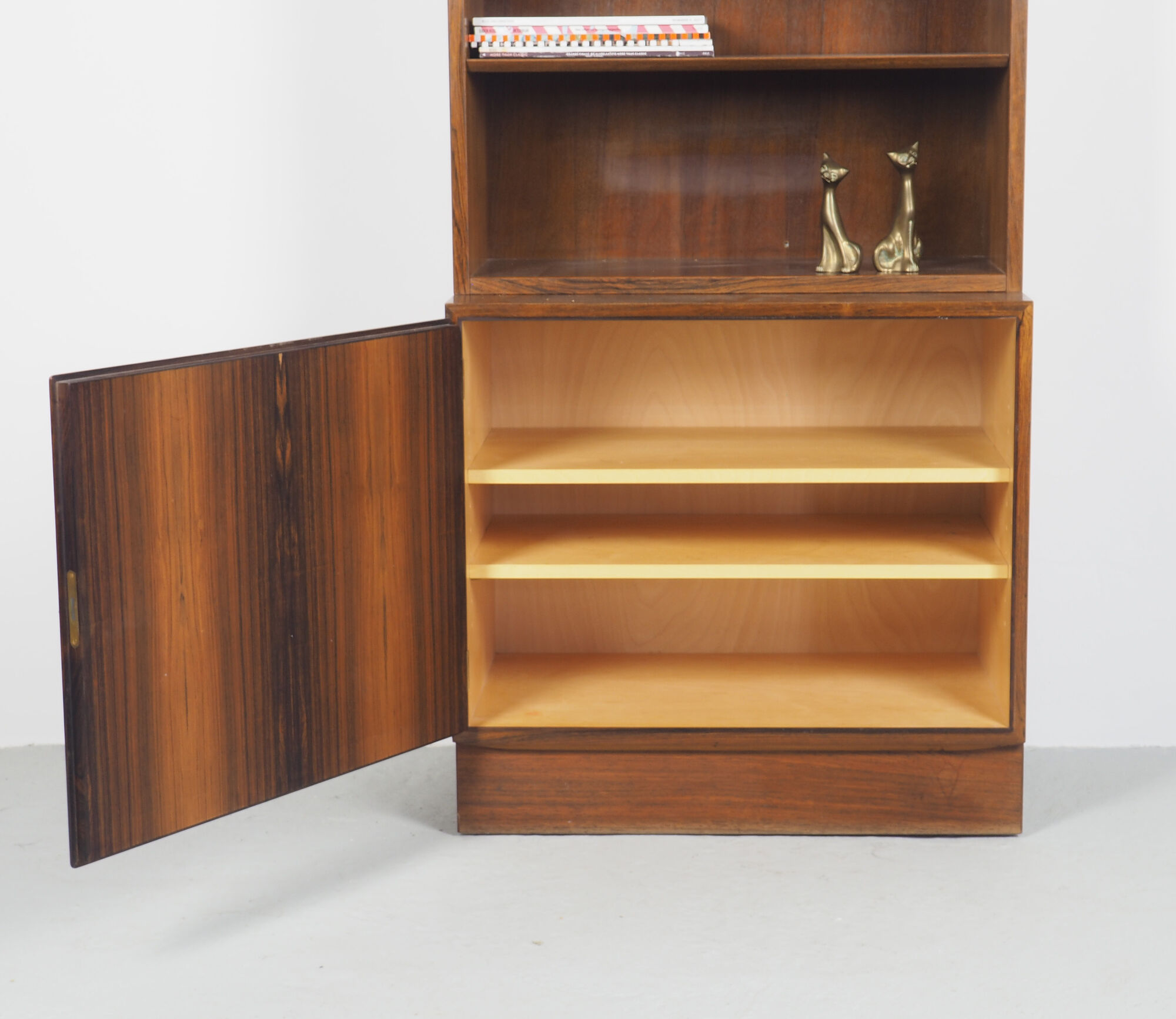 Small vintage rosewood bookcase by Carlo Jensen for Hundevad, 1960's