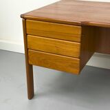 Bureau danois en teck avec porte et tiroirs par Bornholm, années 1970