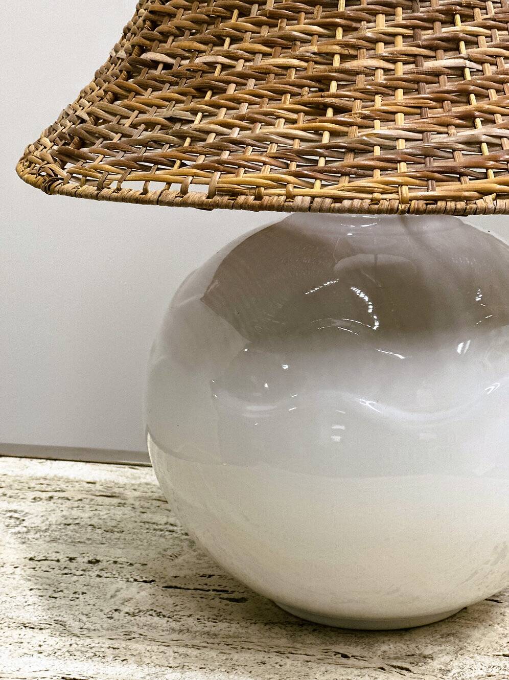 Vintage ceramic table lamp with rattan shade, 1980s