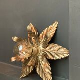 Golden metal flower wall lamp