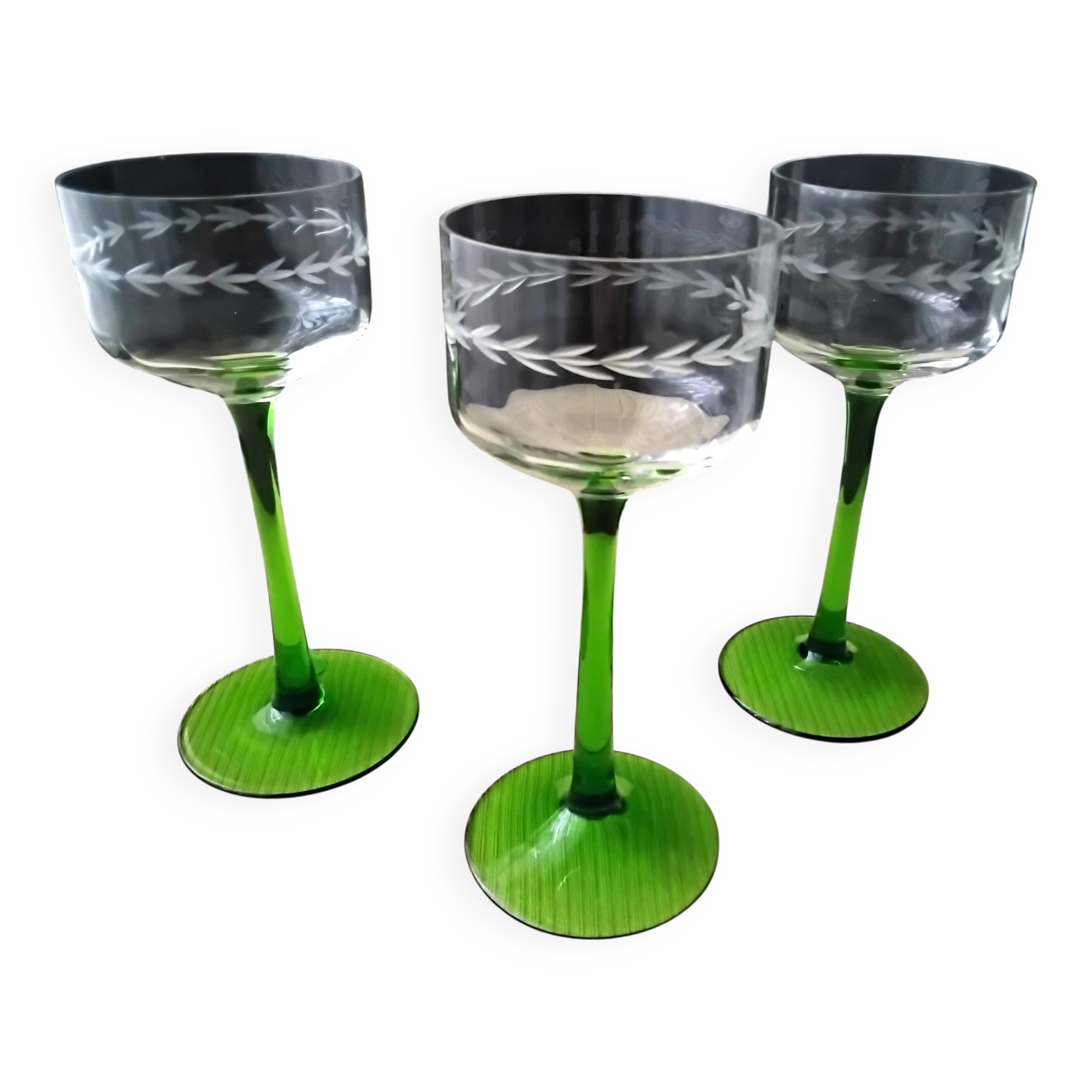 3 Grands verres à vin blanc d'Alsace  Décor meulé