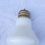 Glass suspension forming a bulb.