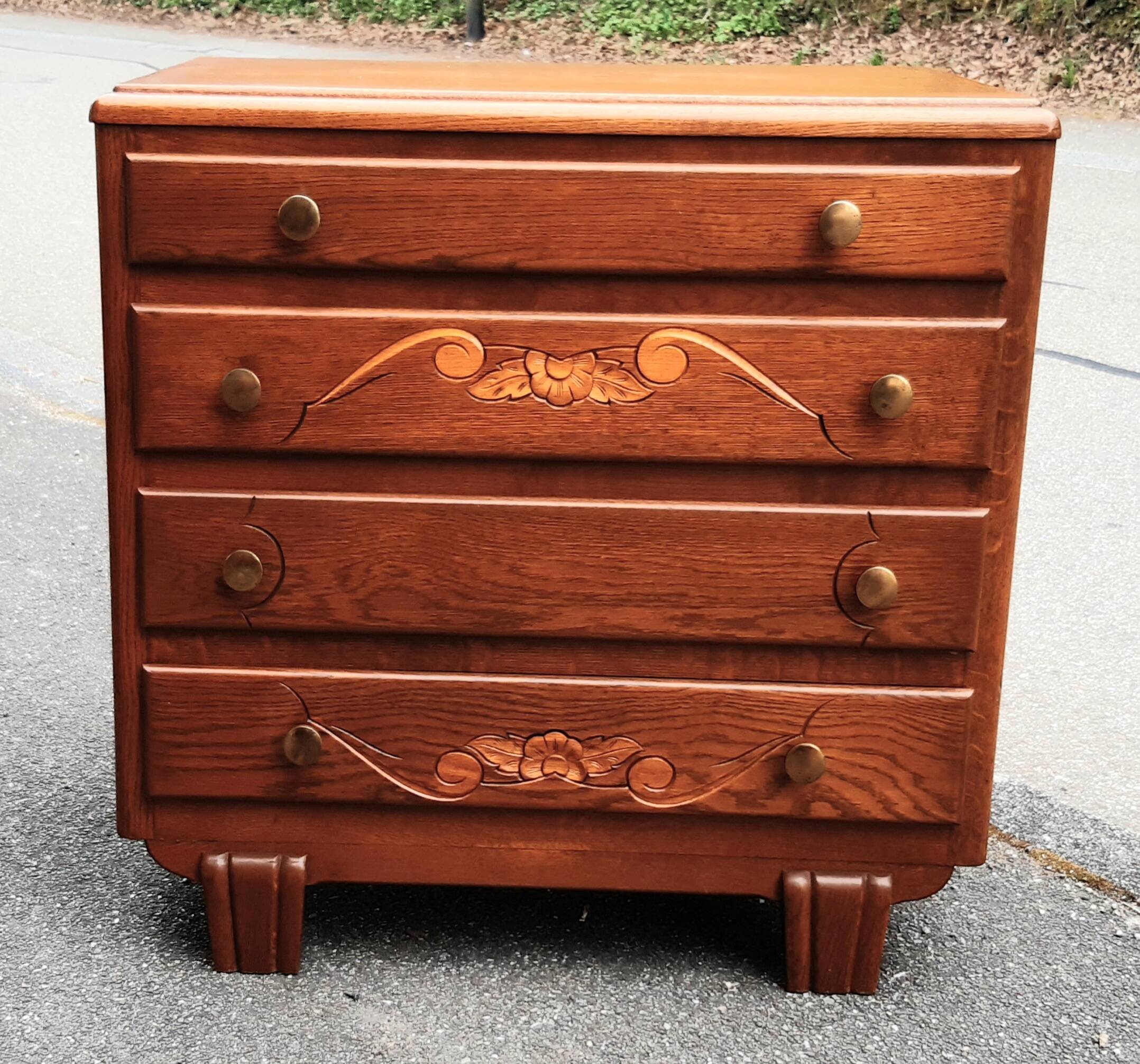 Art Deco chest of drawers in gilded oak