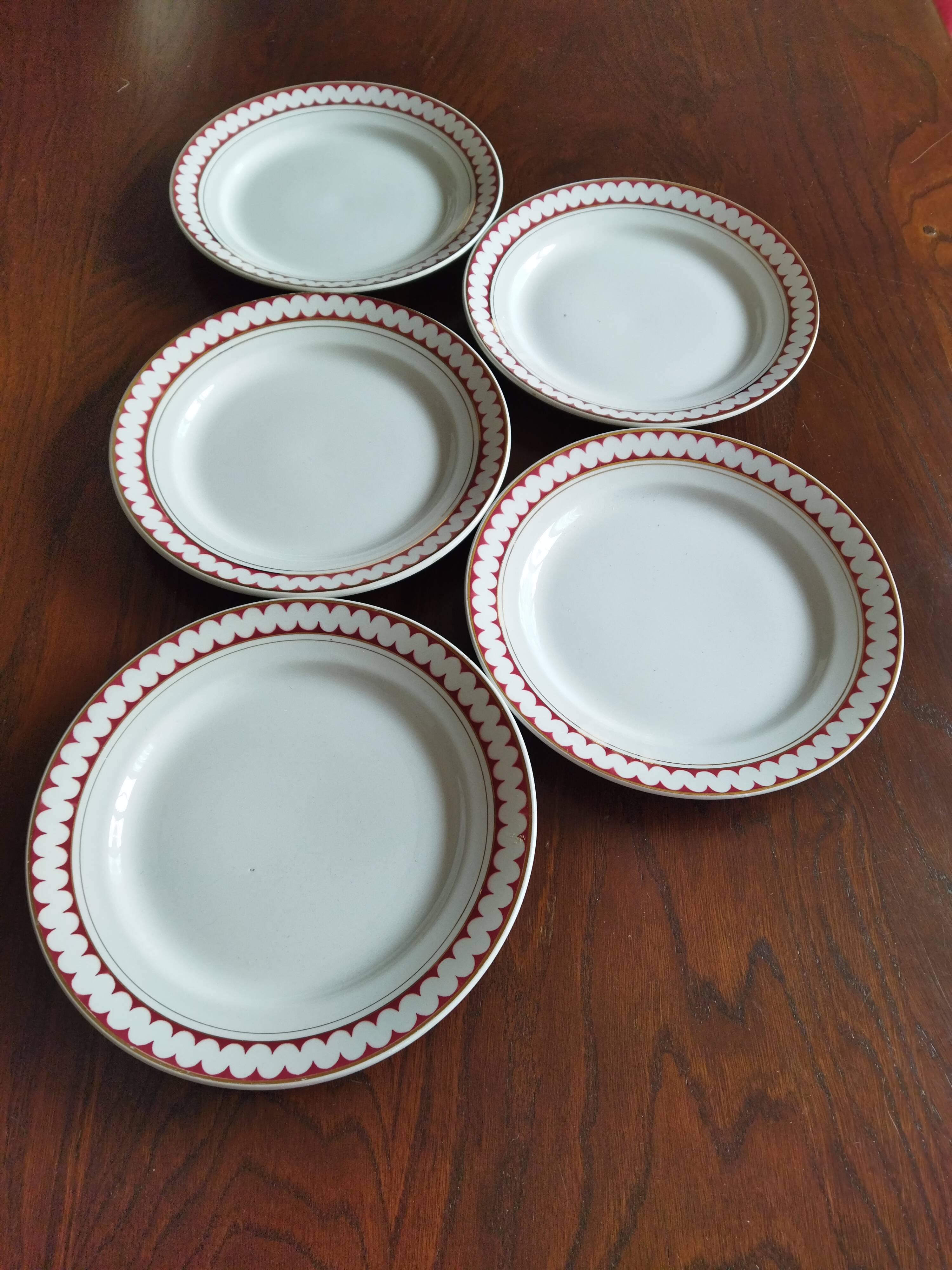 5 KG Lunéville flat plates, Madrigal model