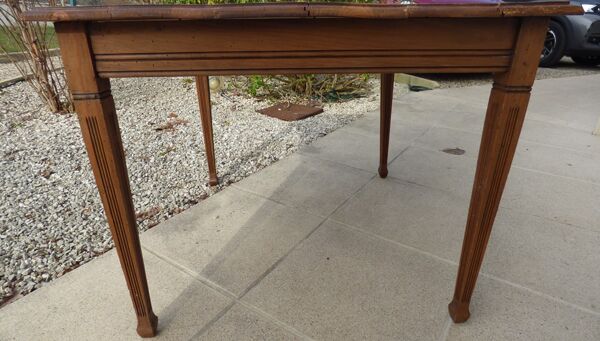 Table ancienne en bois massif  de style anglais Passe partout