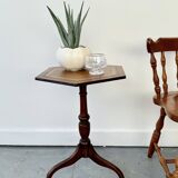Table d'appoint hexagonale à trois pieds de style Régence