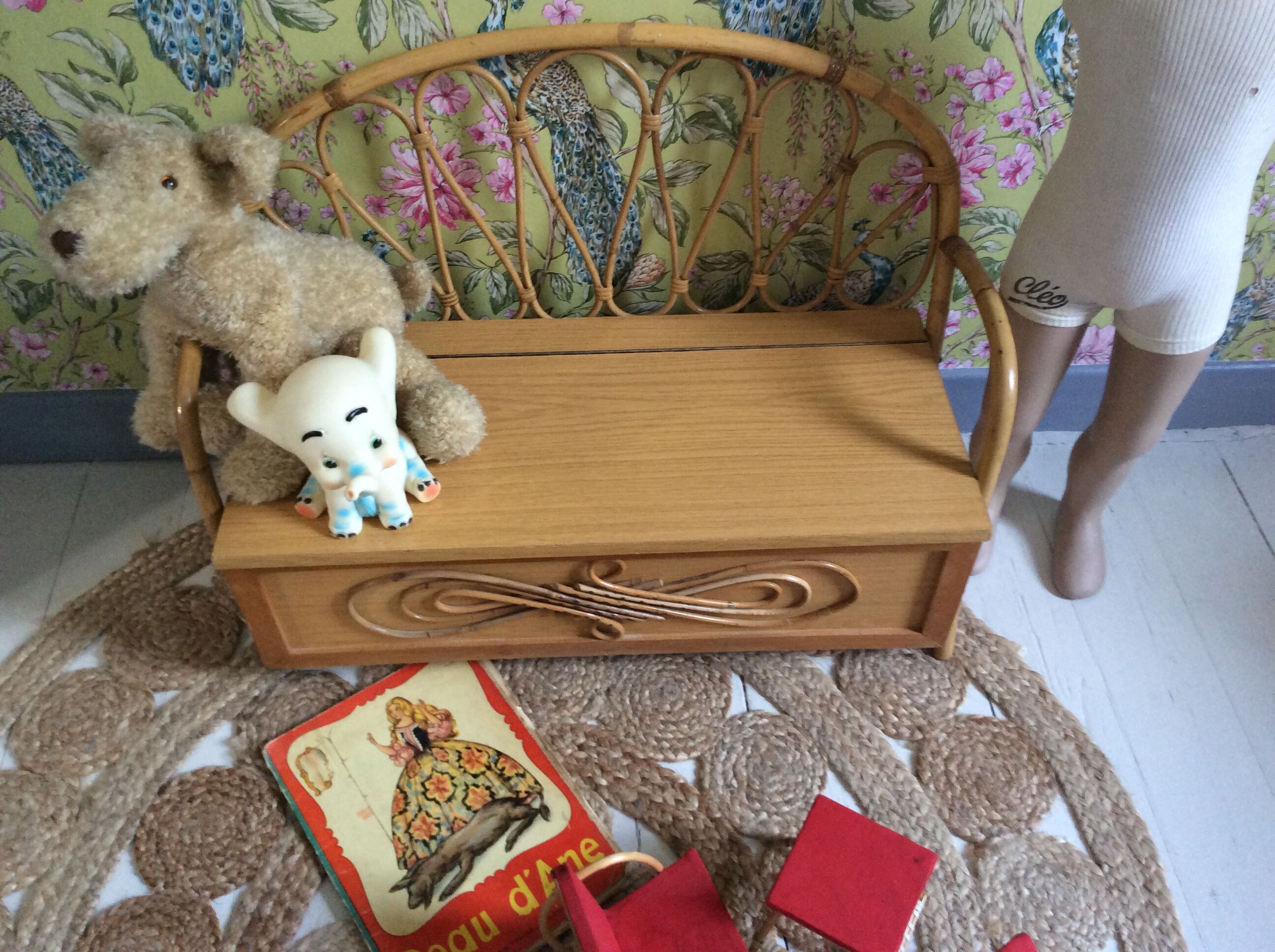 Bench chest child rattan vintage