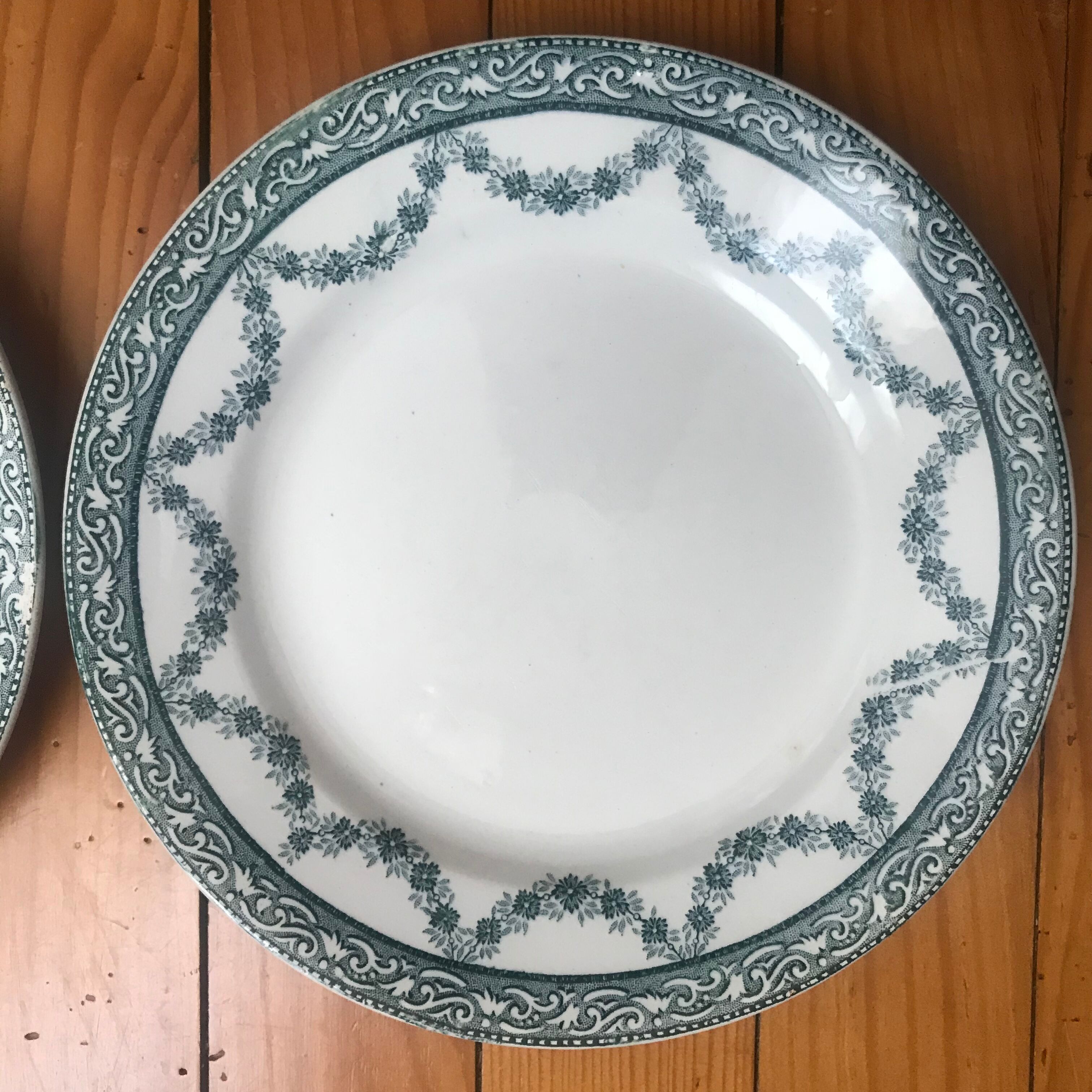 Lot of 3 plates iron earth Mill of wolves model Lola